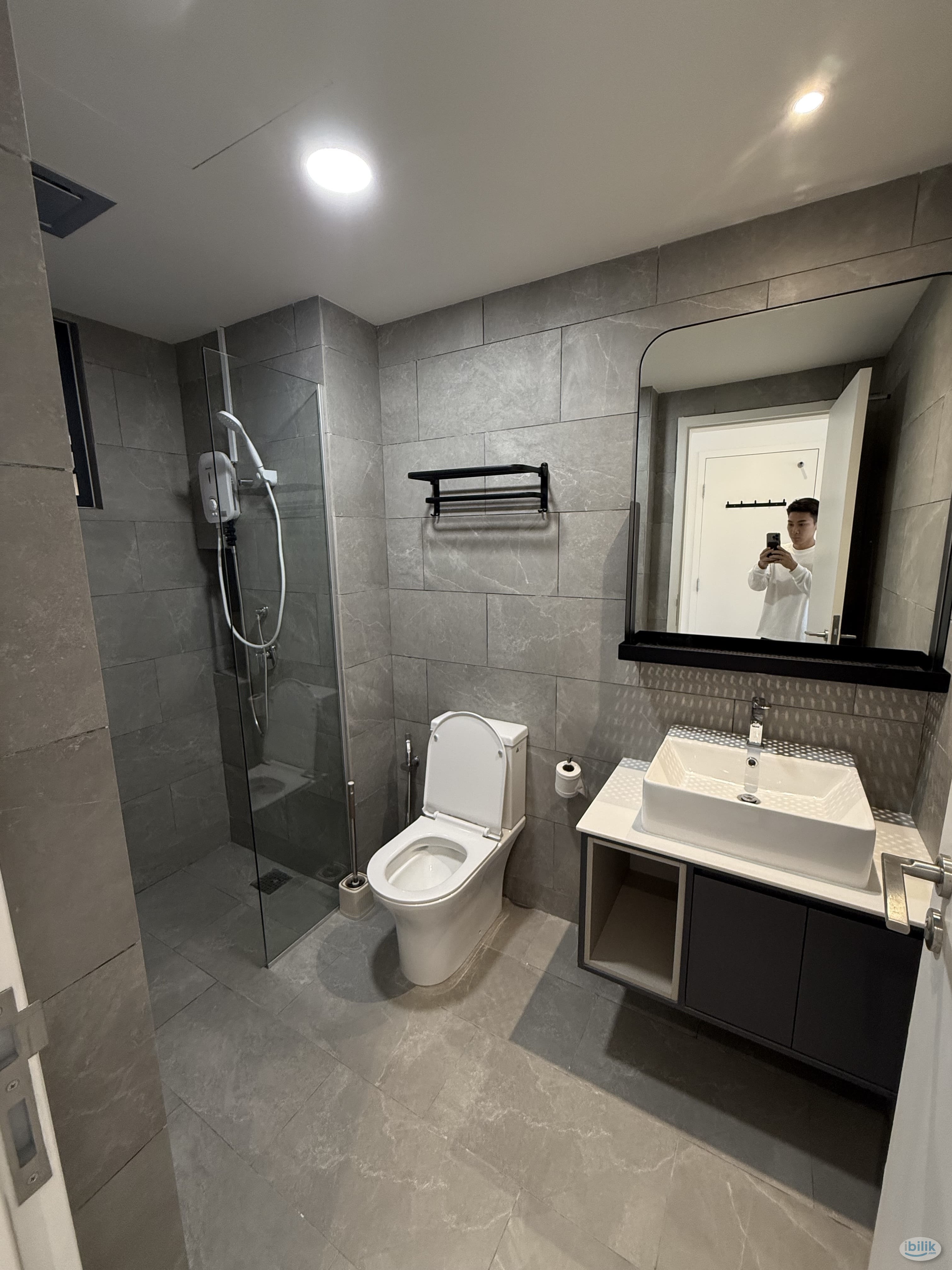 Middle Room at Bangsar, Kuala Lumpur - Image 2