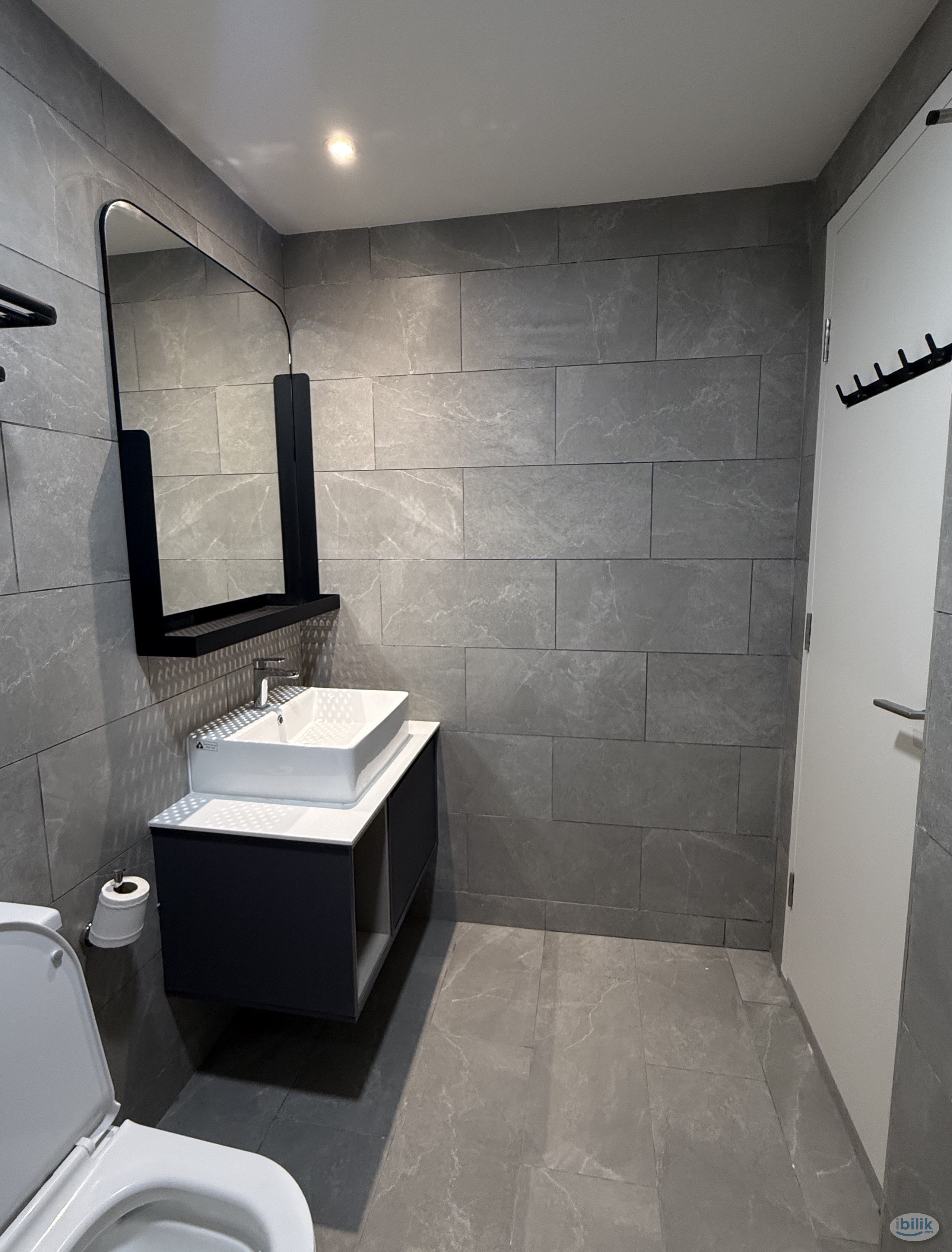 Middle Room at Bangsar, Kuala Lumpur - Image 4