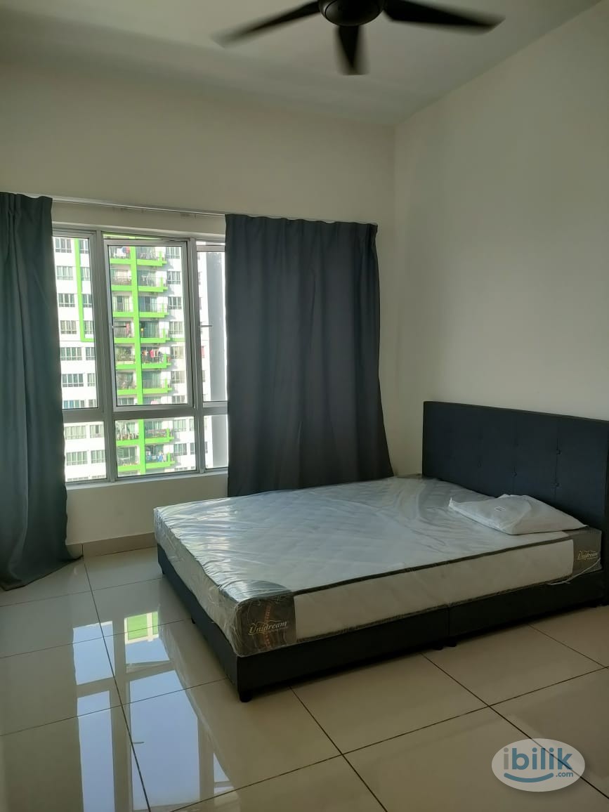 Middle Room at OUG Parklane, Old Klang Road,Mid valley, Bangsar,Pavillion,mall,Sunway,KLCC,TRX,LRT,KTM,PJ,IMU,APU,ioi ma - Image 1