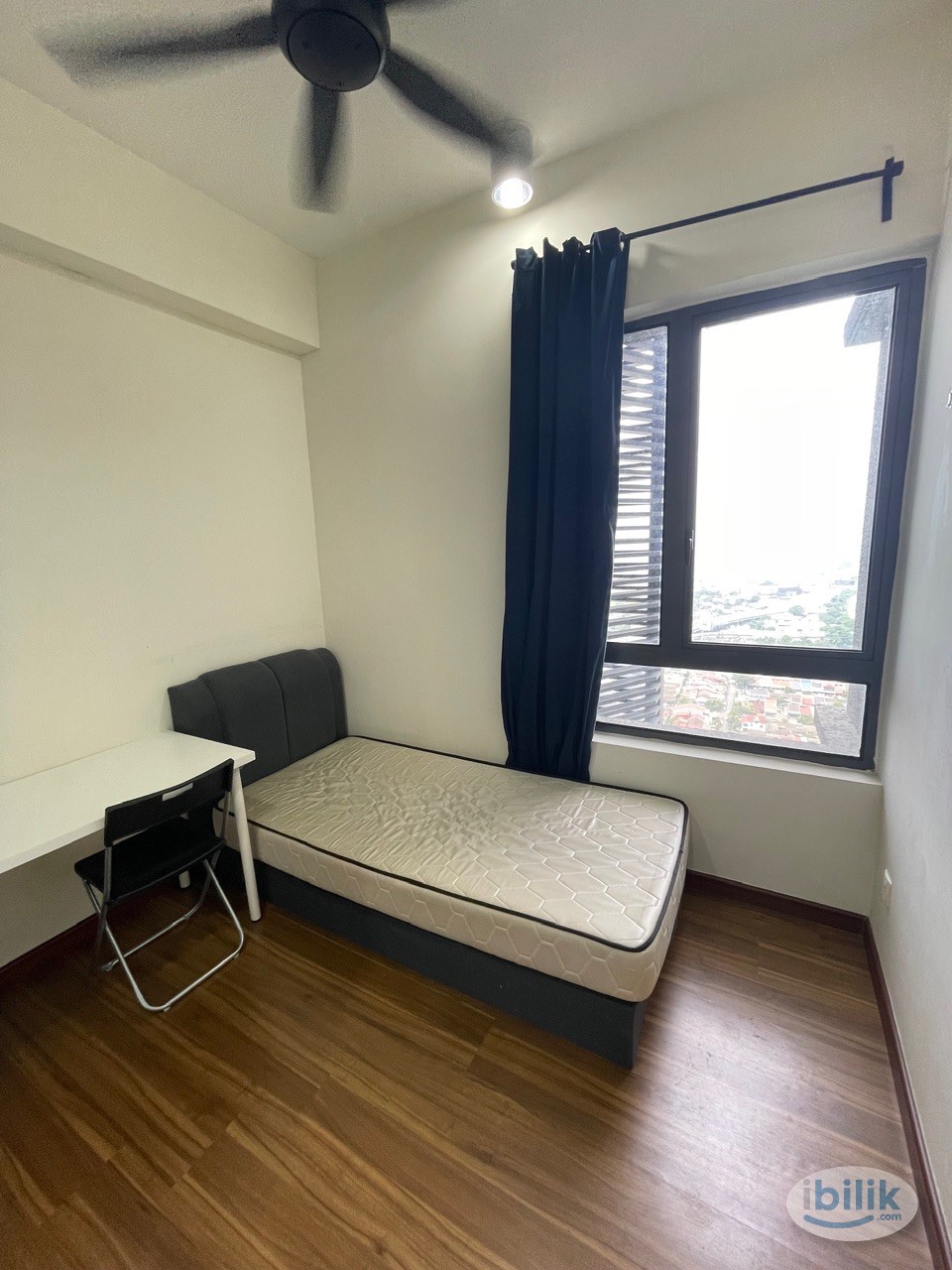 Mix Unit_Chinese Hosuemate_Middle Room at The Petalz, Old Klang Road - Image 1
