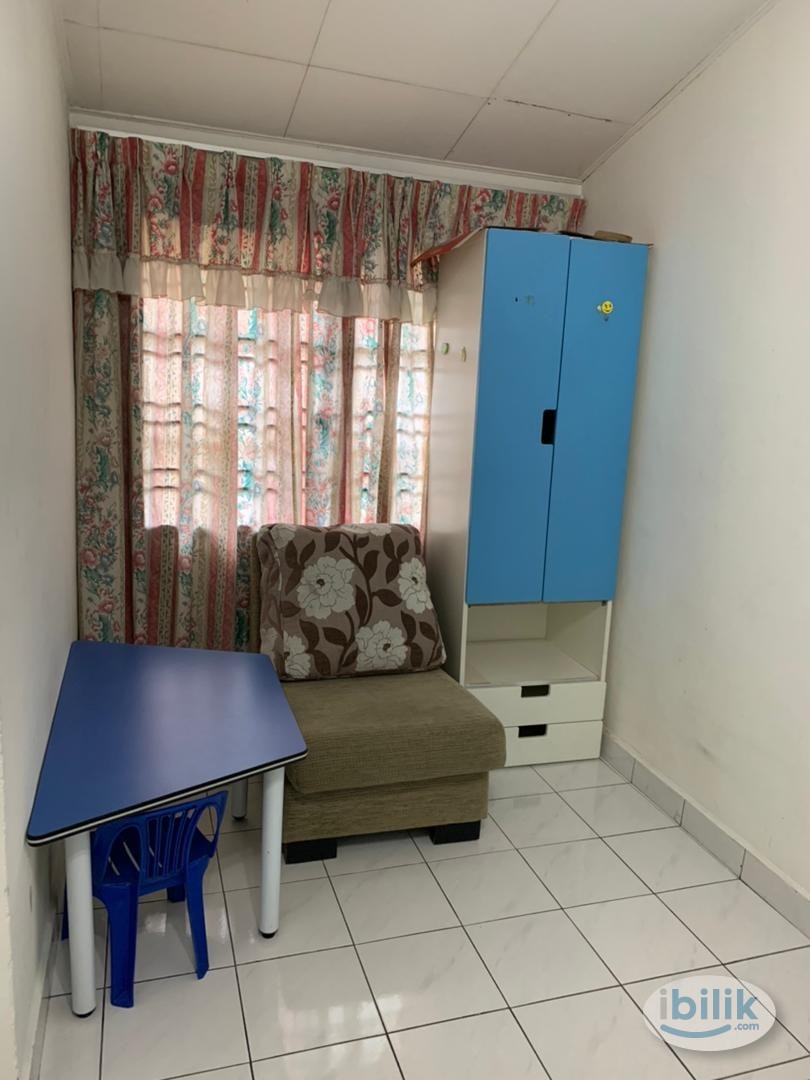 Middle Room at Puchong, Selangor - Image 1