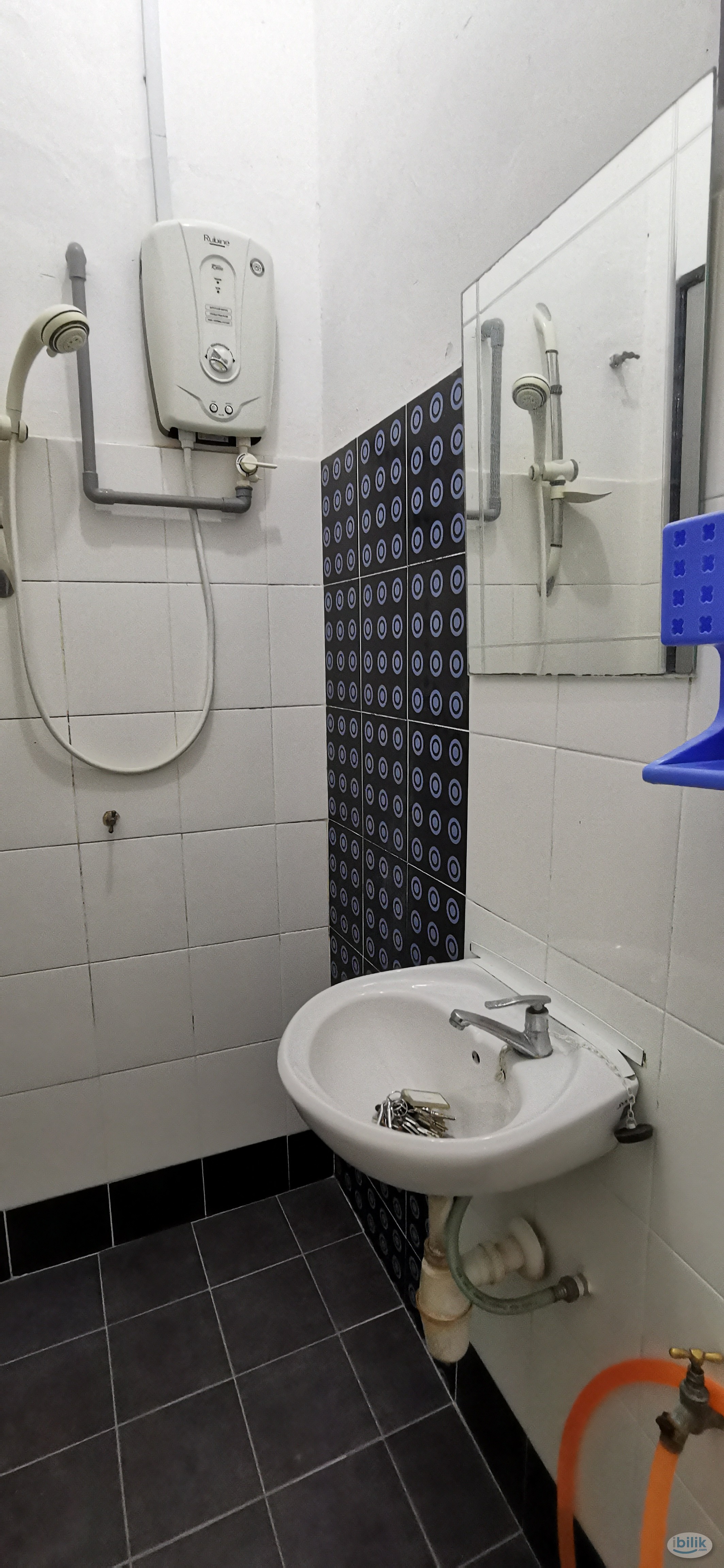 Single Room with attached bath infront of park posted by owner - Image 3