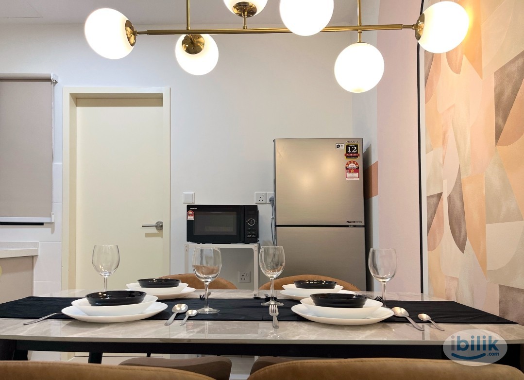 Middle Room at Meta Residences Putra Permai, Seri Kembangan - Image 3
