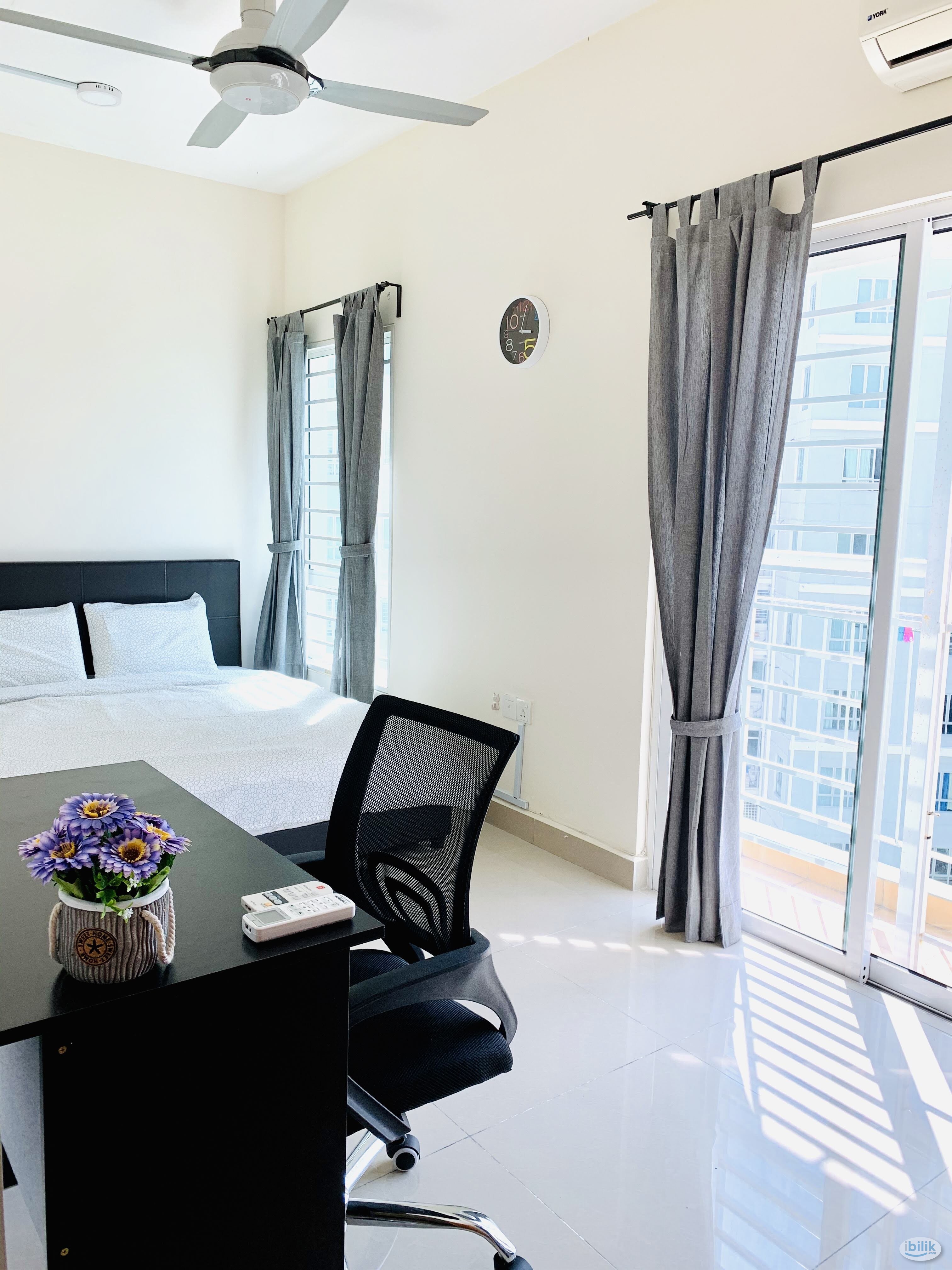 Balcony Middle Room at Metropolitan Square, Damansara Perdana - Image 1