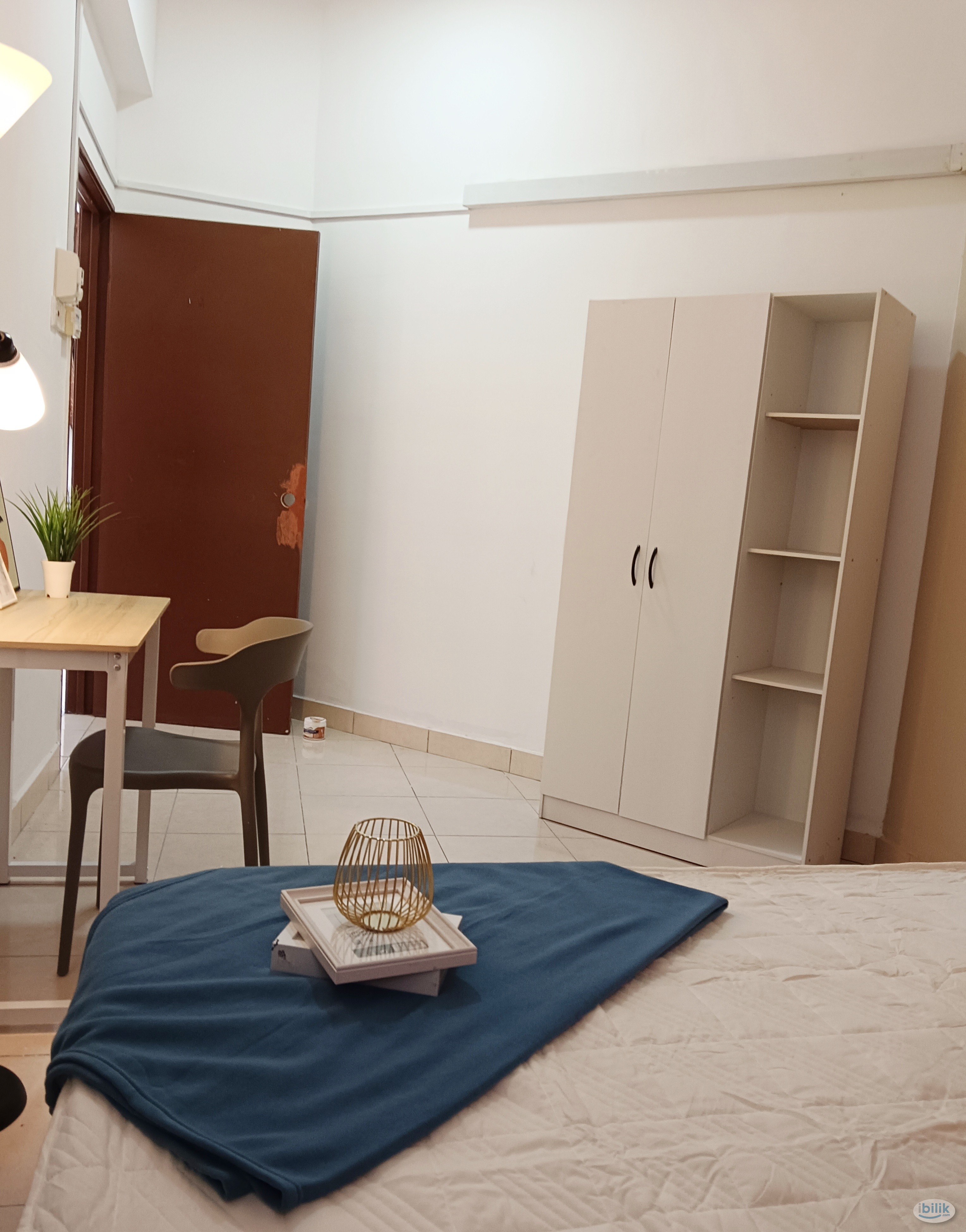 Female unit, Medium room 2, 10 mins walk to LRT - Image 2