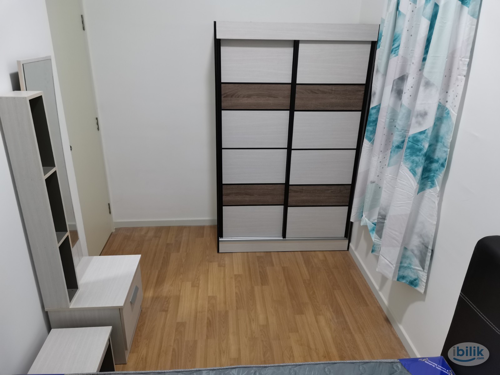Tri Pinnacle aircond Middle room included utilities shared bathroom MIX GENDER - Image 2