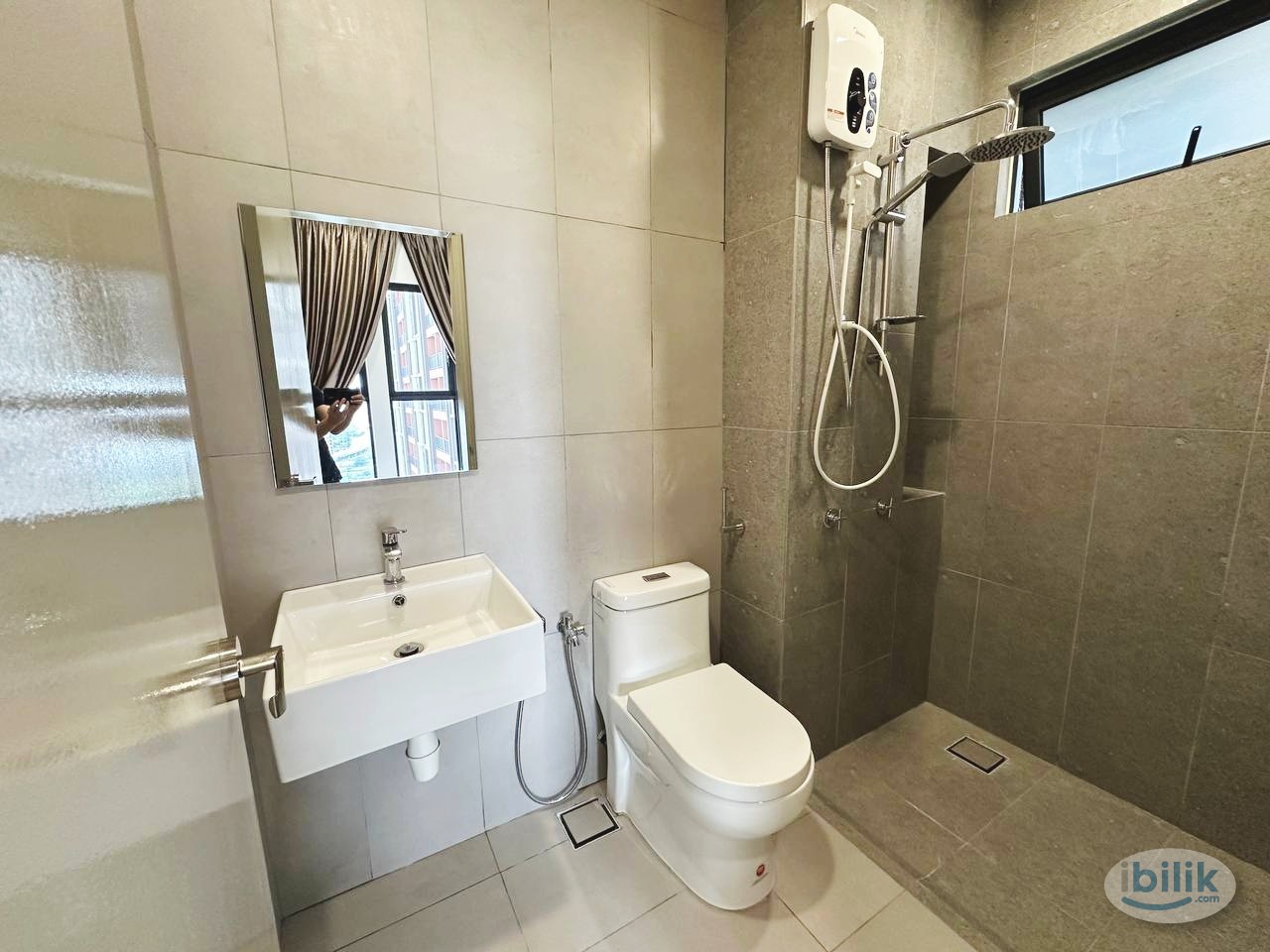 The Harmony Residence | Brand New Fully Furnished | Master Room with Private Bathroom | Hassle Free - Image 3