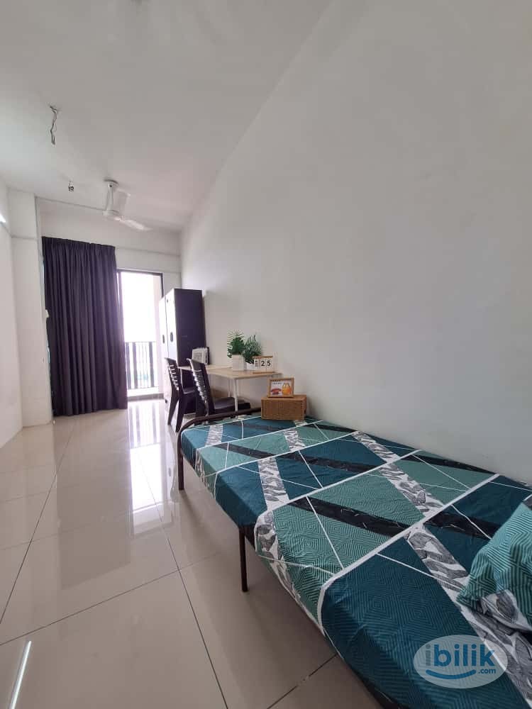Middle Room at ForestVille, Bayan Lepas - Image 5