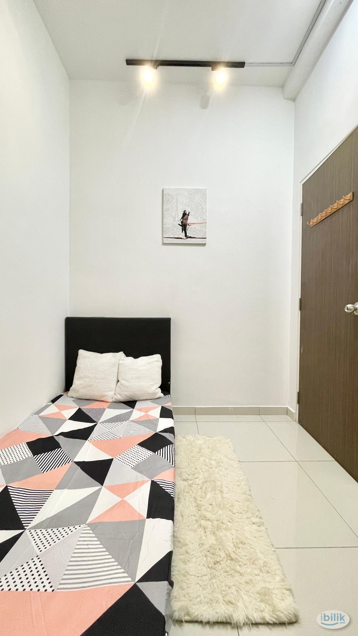 FEMALE BALCONY ROOM FOR RENT IN SEASON GARDEN RESIDENCE INCLUDE UTILITY - Image 4