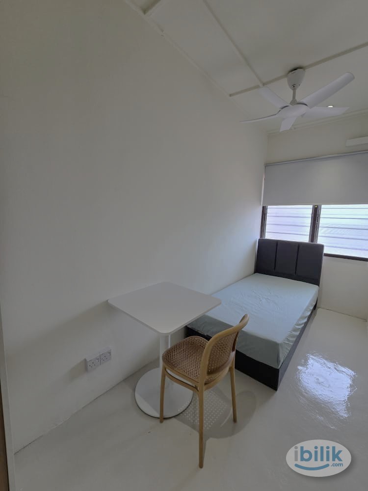 🦝Small room with window | 900m to LRT Asia Jaya - Image 1