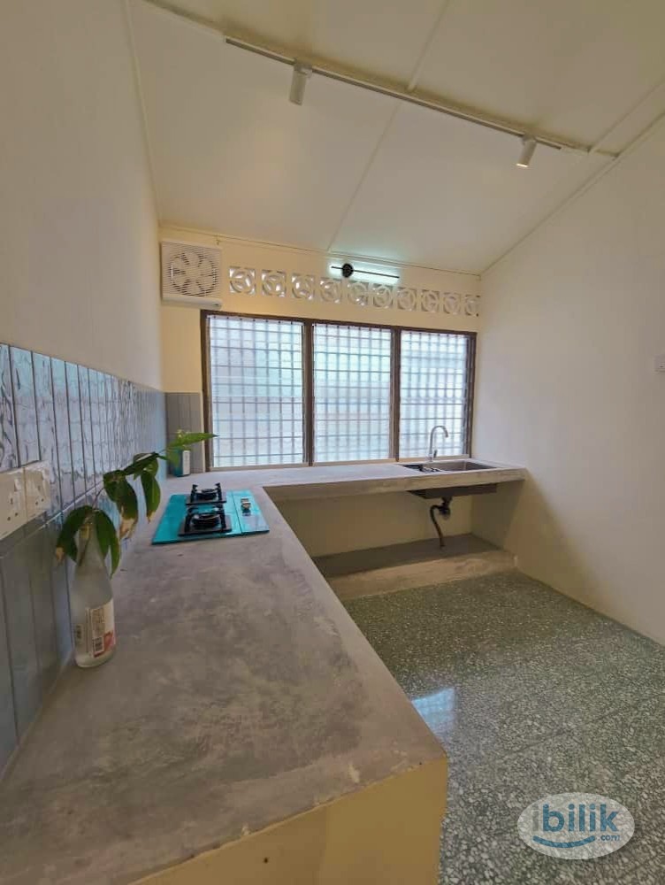 🦝Small room with window | 900m to LRT Asia Jaya - Image 4