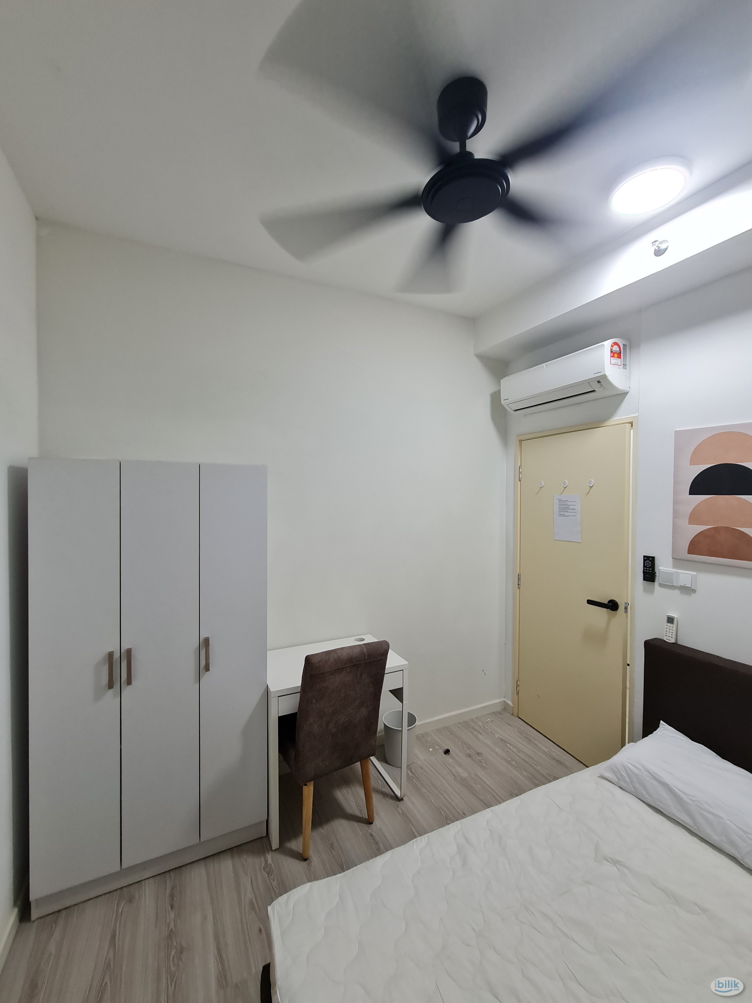 Middle Room at Meta Residences Putra Permai, Seri Kembangan - Image 2