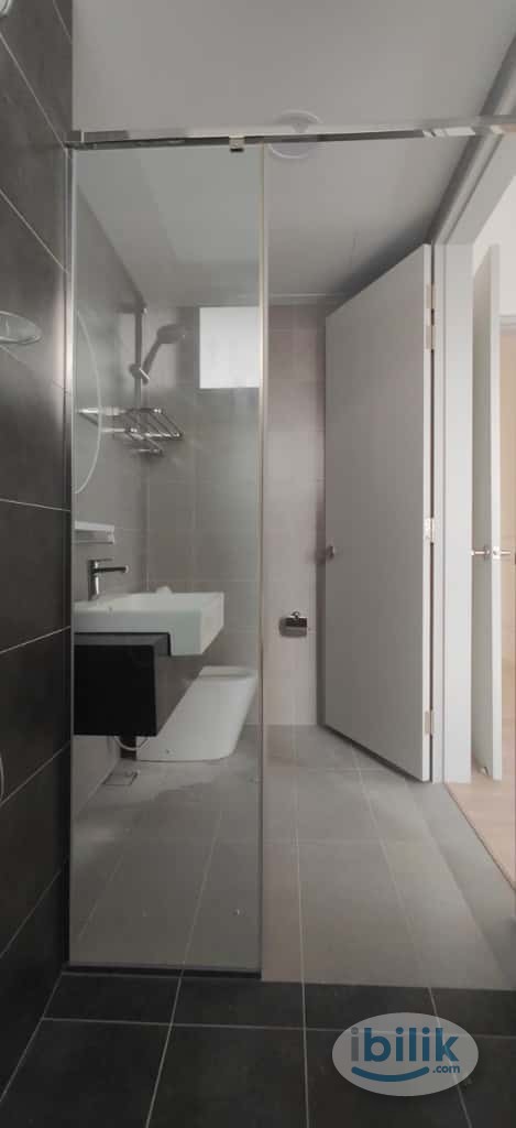 Middle Room at Kuchai Sentral Condo, Kuala Lumpur - Image 5