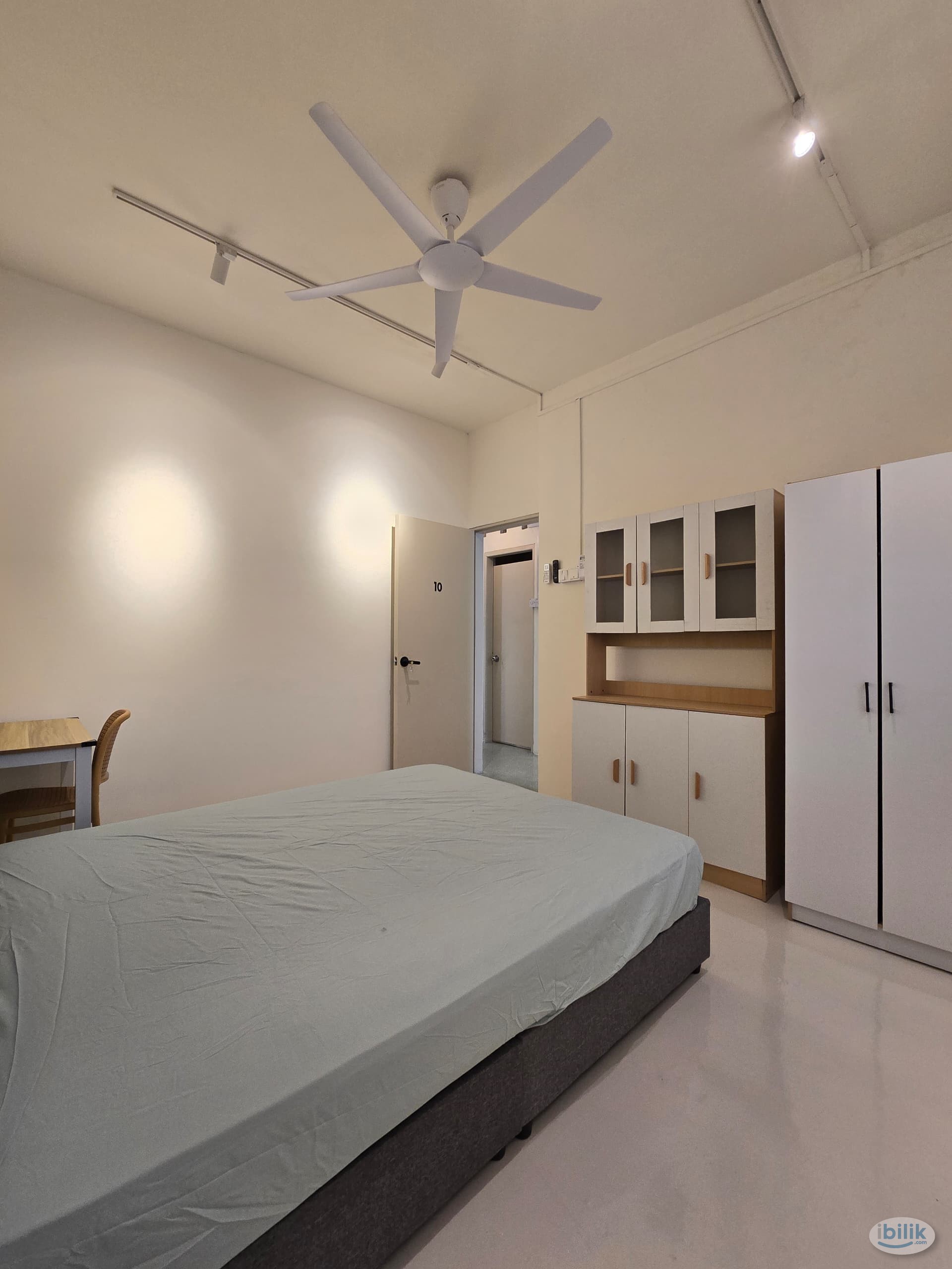 🎋Medium room fully furnished | free parking | 100m to Plaza 33 | 900m to LRT - Image 4