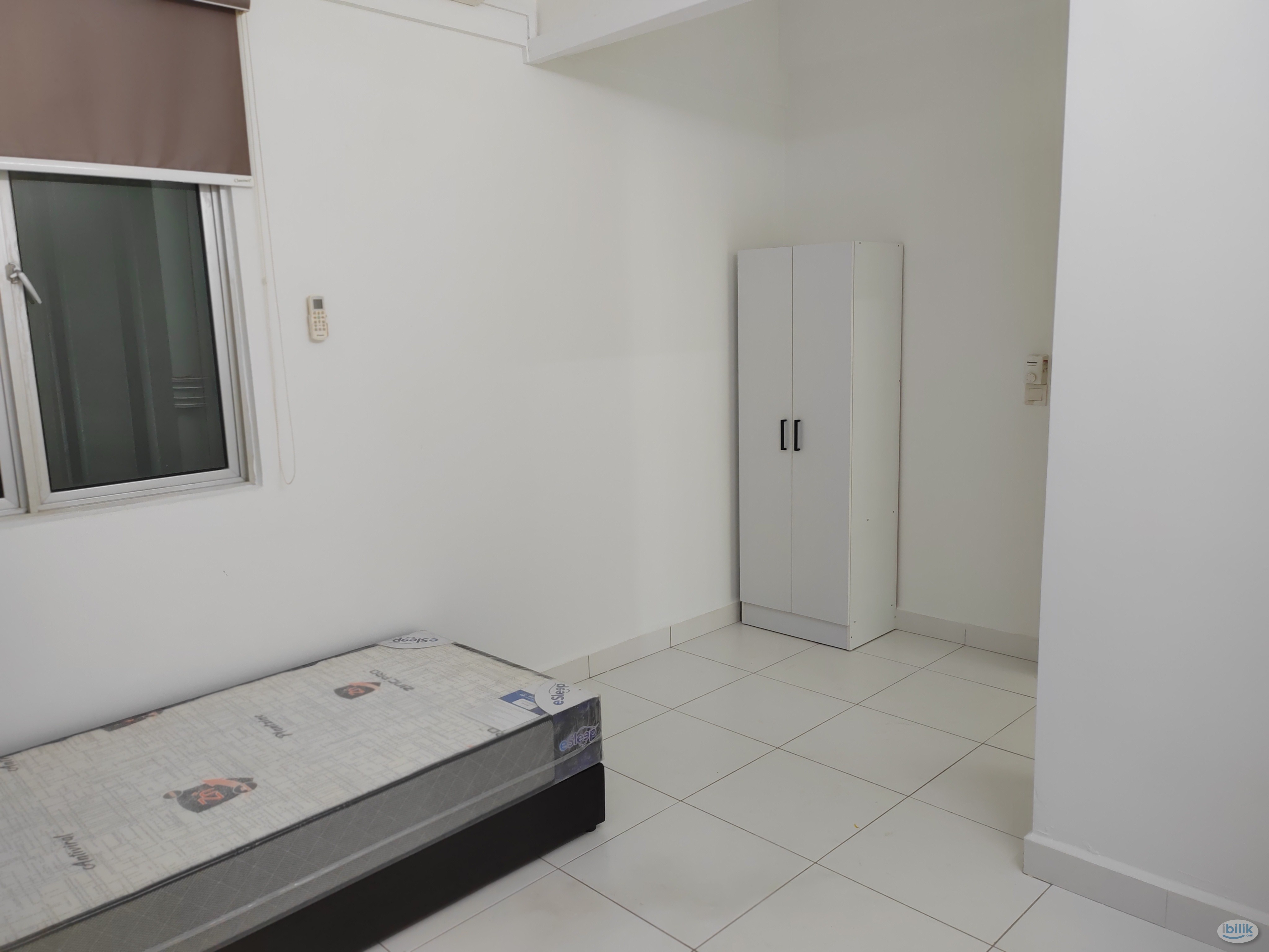 Middle Room at Elit Heights, Bayan Baru - Image 1