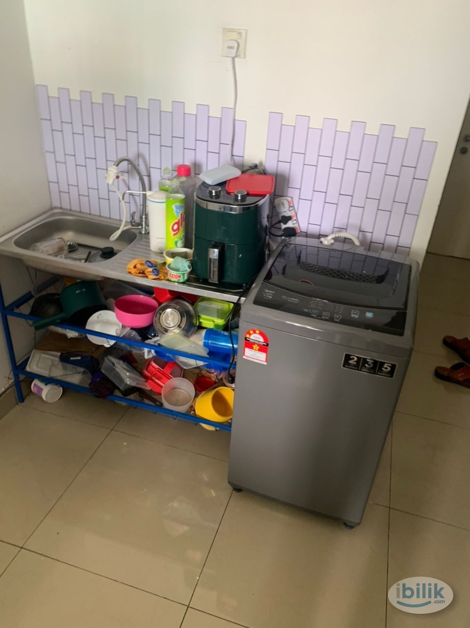Air cond balcony Room(2 person stay)at Menara U2, Shah Alam,3 min WALKING DISTANCE TO MSU & AEON SHAH ALAM . - Image 1