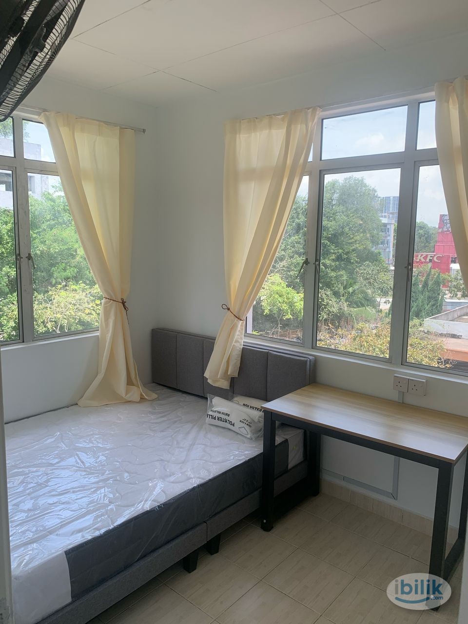 Middle Room at Cascadia Lake Vista, Puchong, Puchong south, near cyberjaya - Image 1