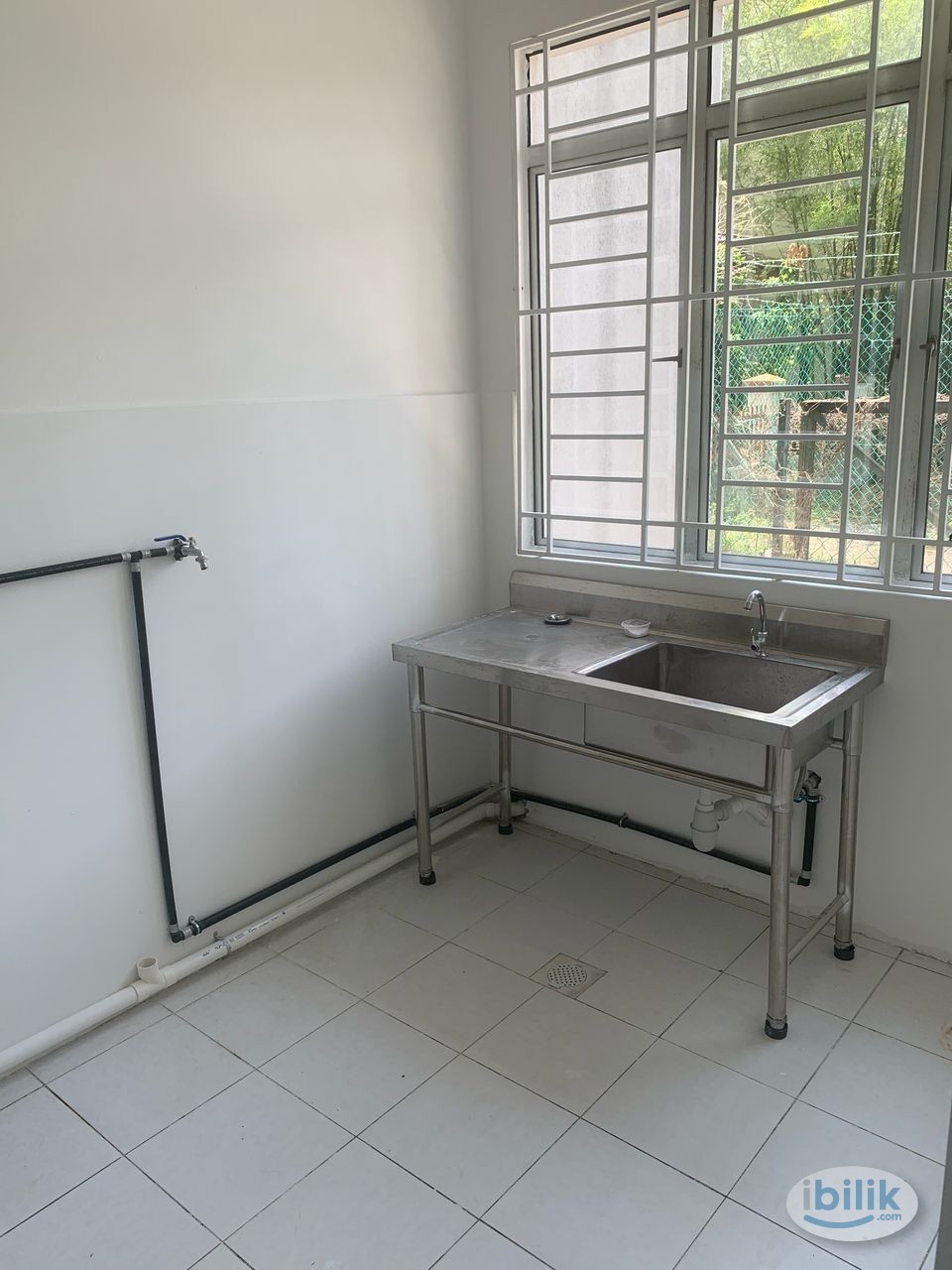 Middle Room at Cascadia Lake Vista, Puchong, Puchong south, near cyberjaya - Image 4