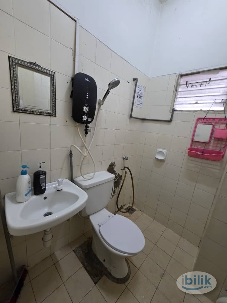 👯‍♂️🌝Looking for private room with aircond and attached bathroom? Few units are still available @ Jln Sepah Puteri👯‍♂ - Image 2
