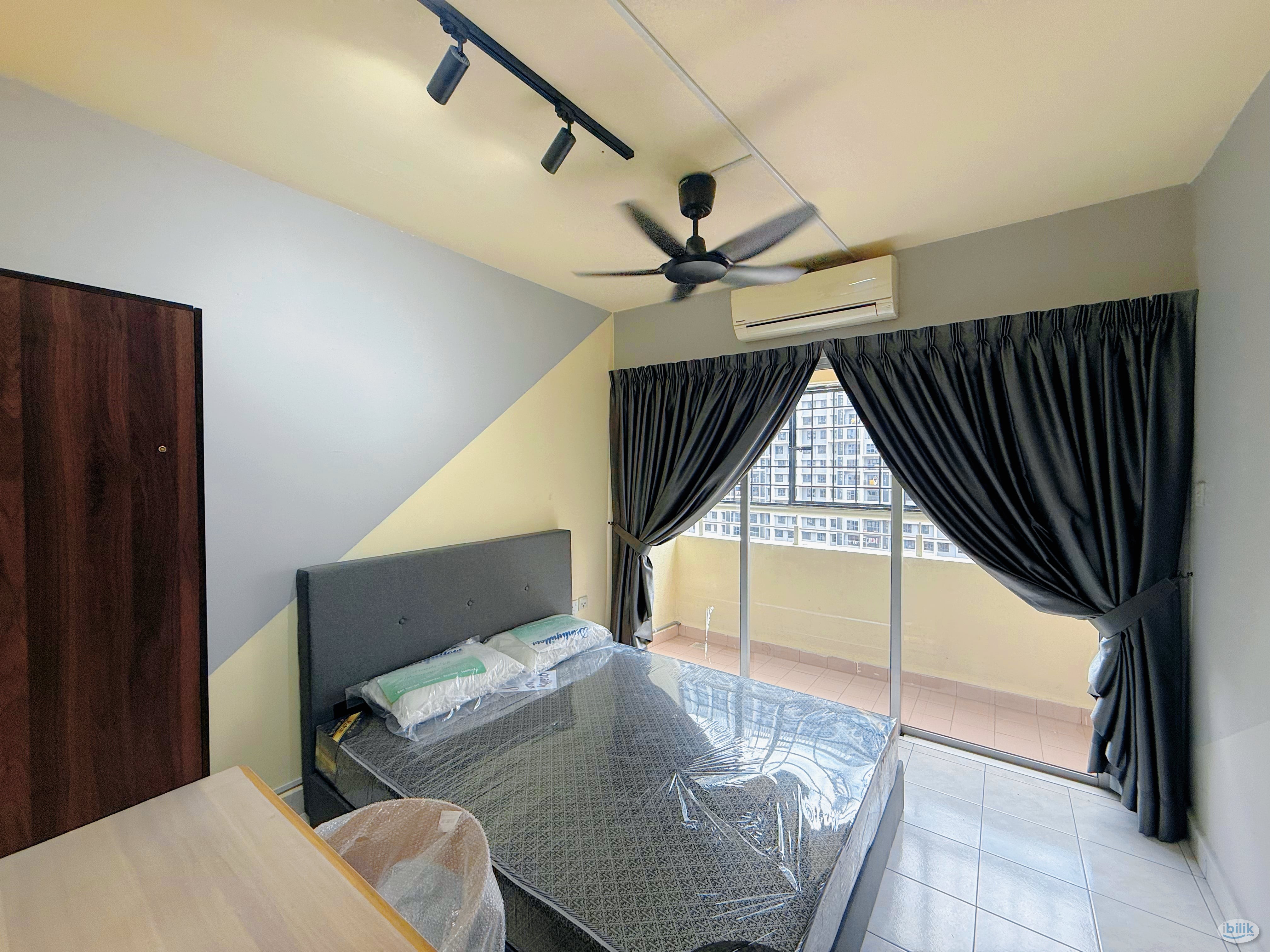Middle Room at Damansara Perdana, Petaling Jaya - Image 1