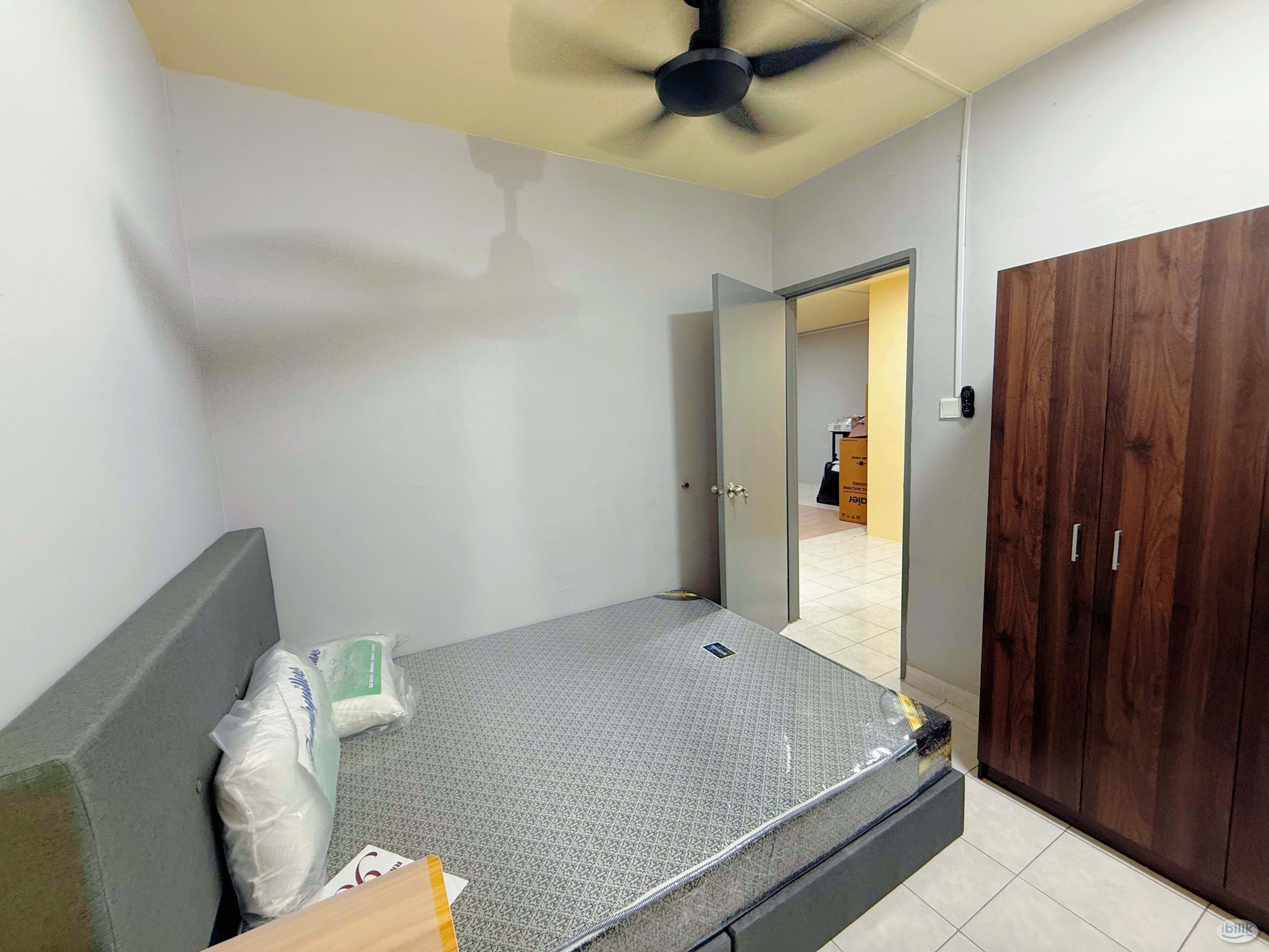 Middle Room at Flora Damansara, Damansara Perdana - Image 2