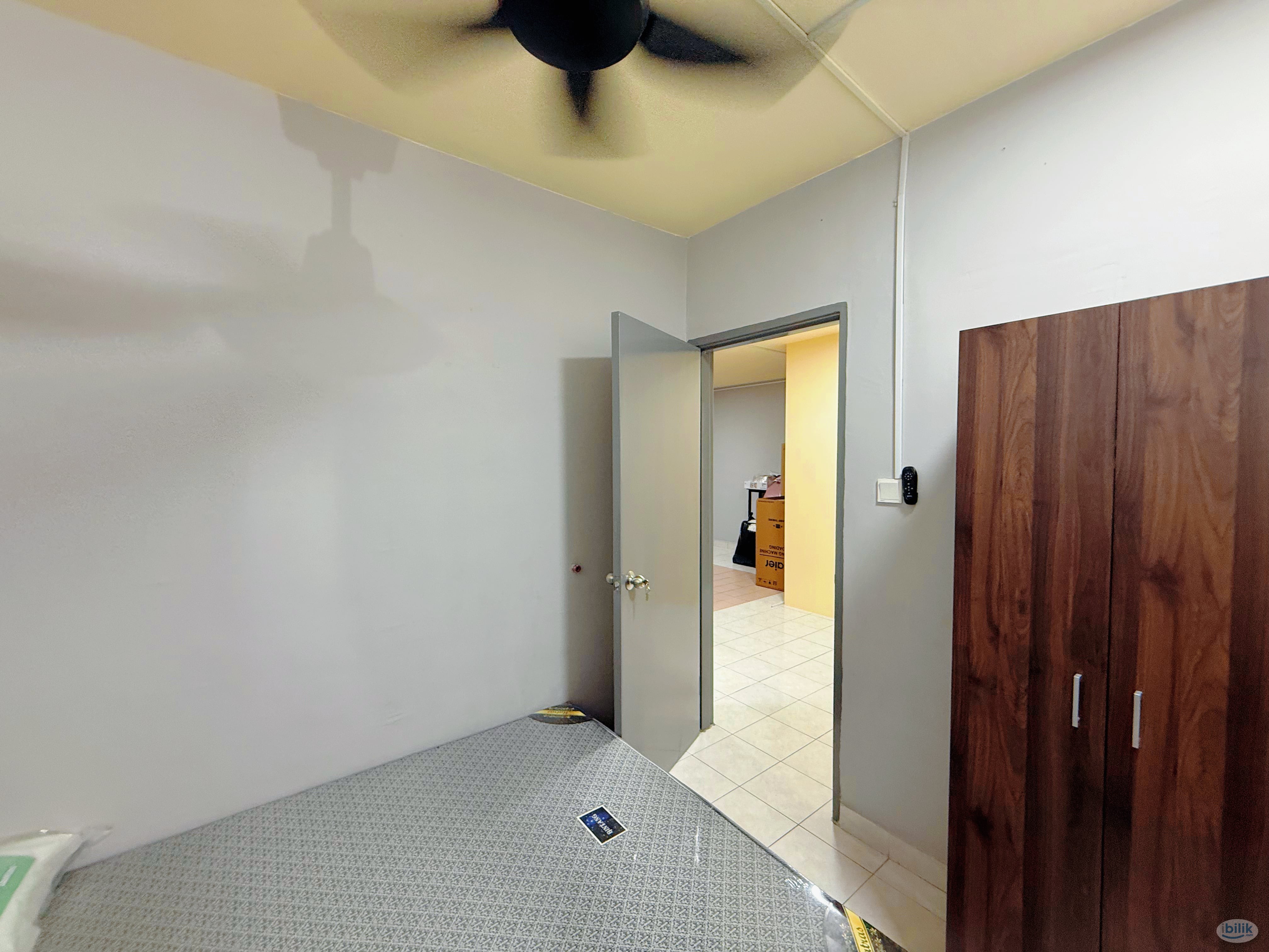 Middle Room at Flora Damansara, Damansara Perdana - Image 3