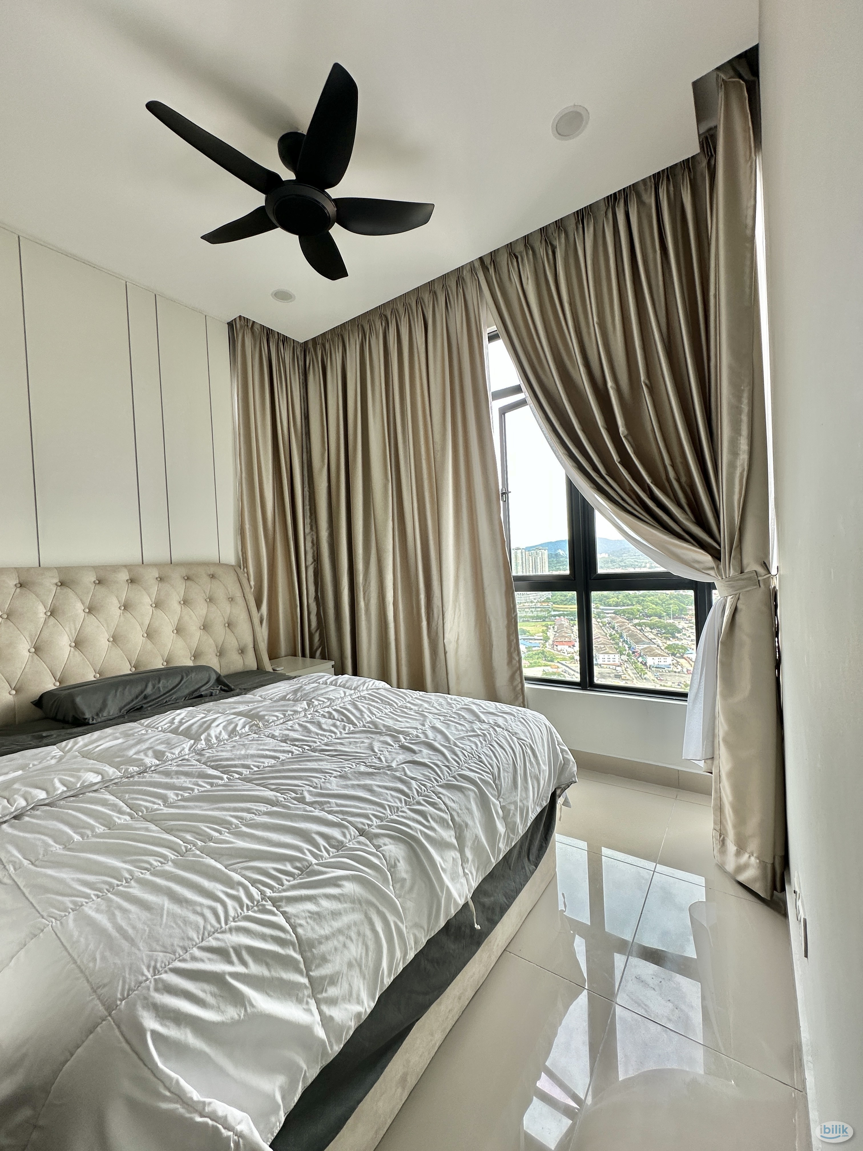 Master Room at 99 Residence, Taman Wahyu - Image 2