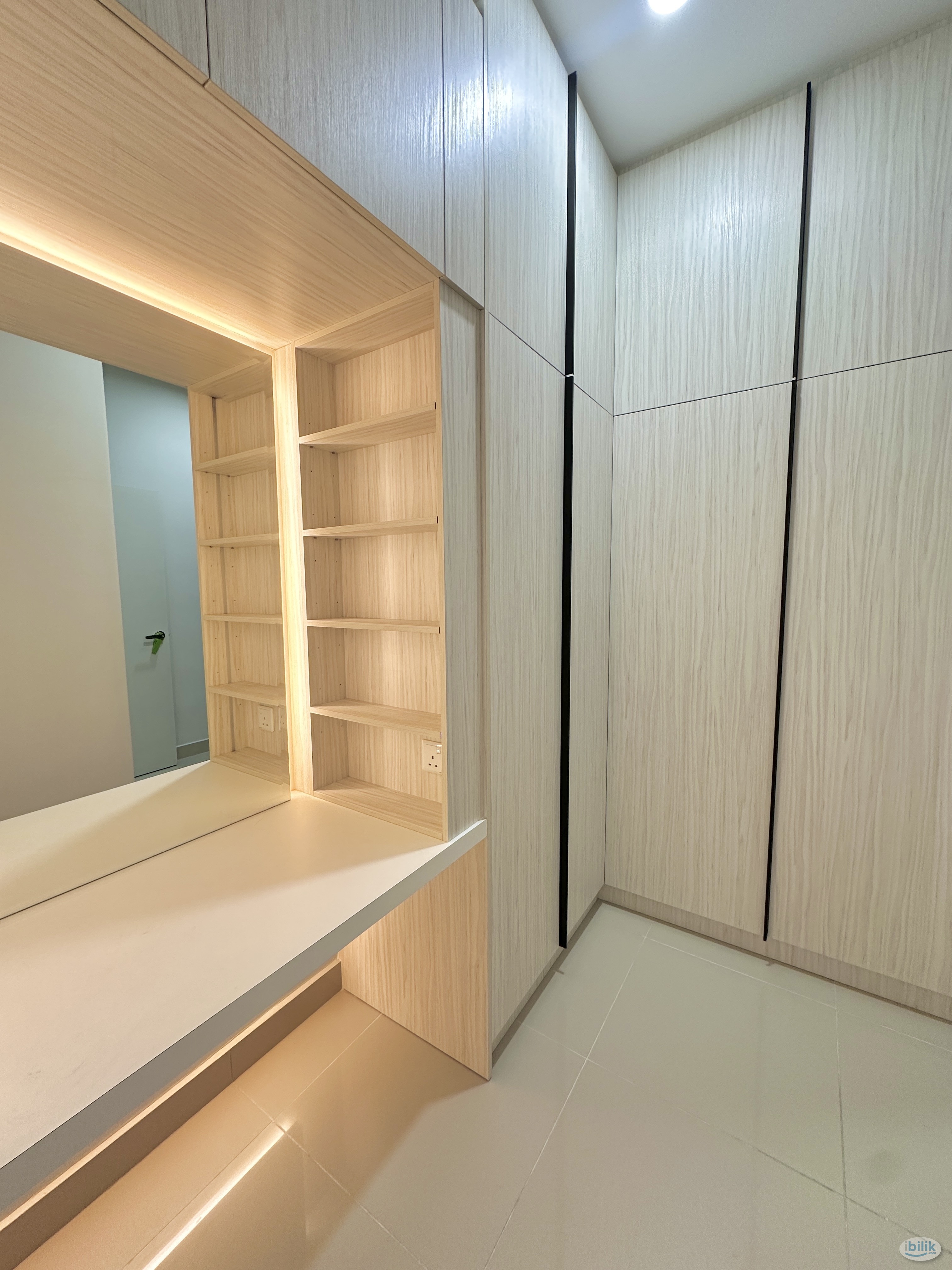 Master Room at 99 Residence, Taman Wahyu - Image 5