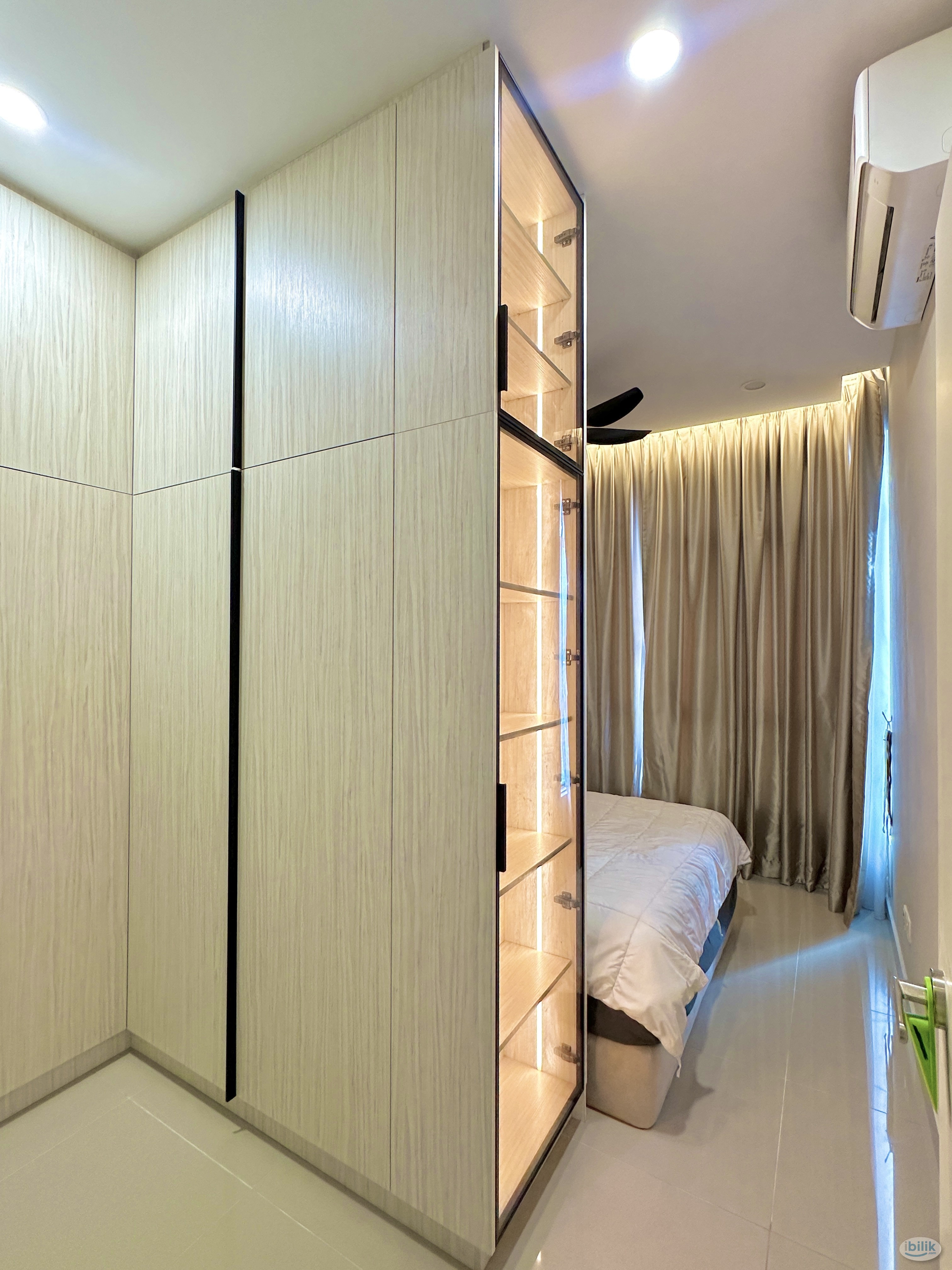 Master Room at 99 Residence, Taman Wahyu - Image 1