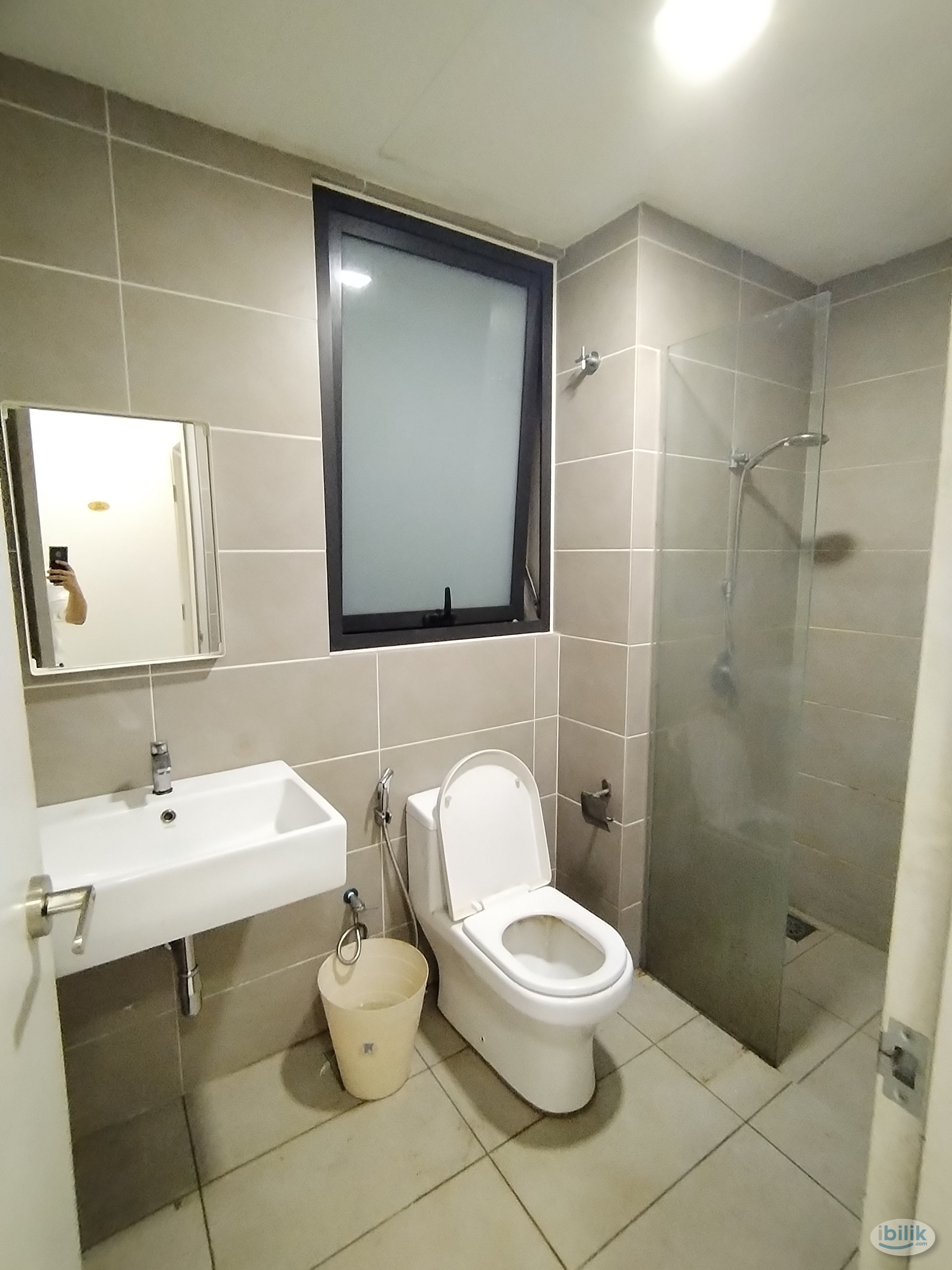 Master Room at D'Sara Sentral - Serviced Apartment, Shah Alam - Image 5
