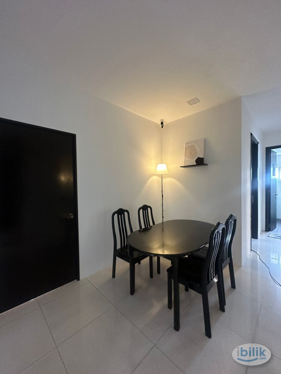 Fully furnished very well kept room for female only weekly cleaning free wifi nice swimming pool and gym next to Mcdonal - Image 2
