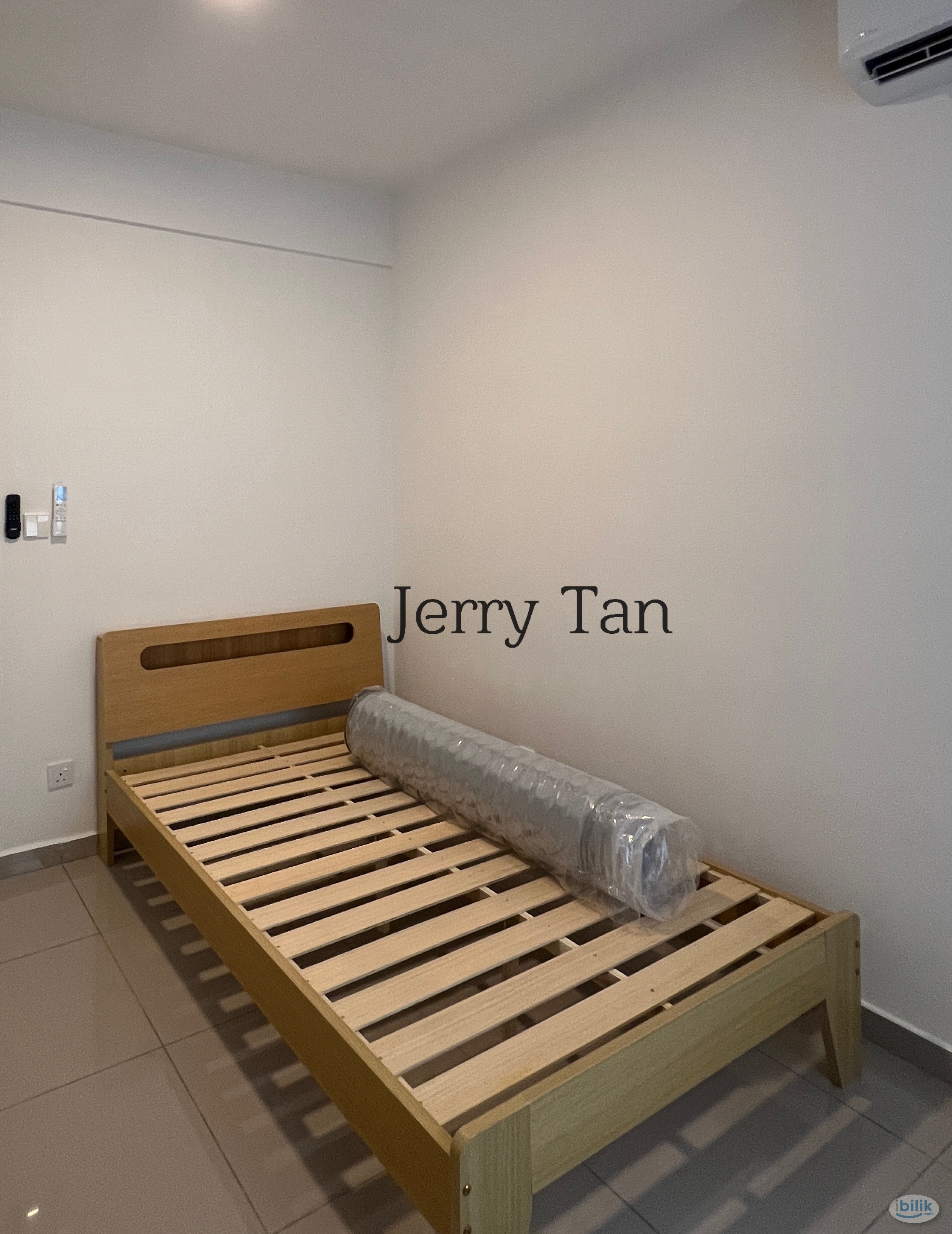 Middle Bedroom to Rent (Corner Lot) - Image 2