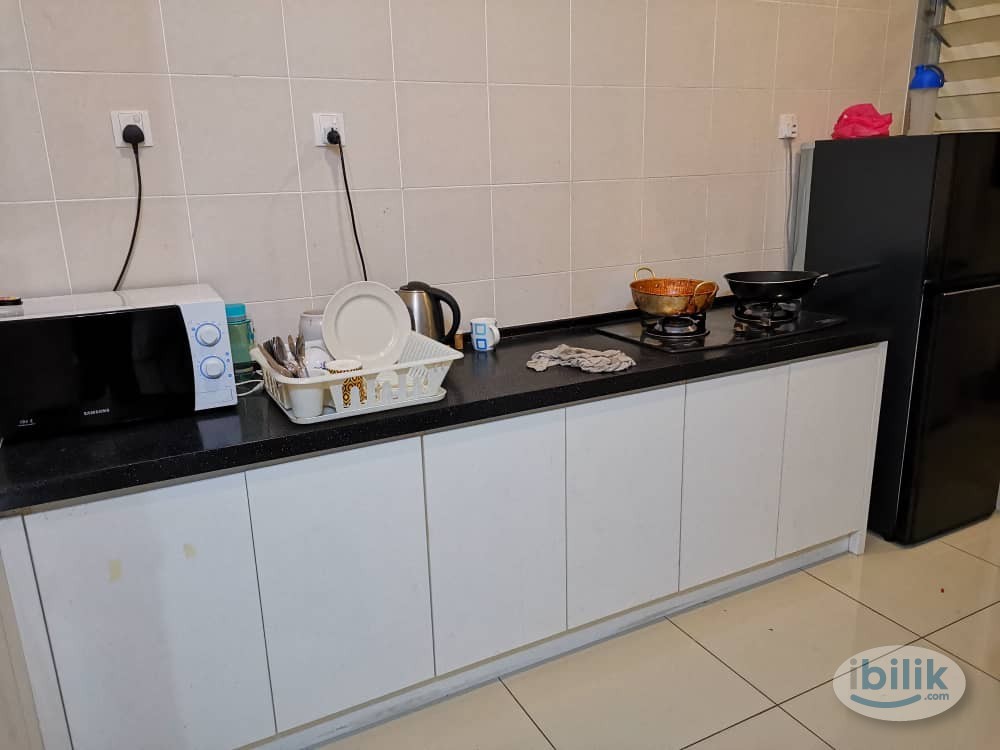 Middle Room at Rafflesia Sentul Condominium, 6 Minutes Walking Distance to LRT Sentul Timur - Image 4