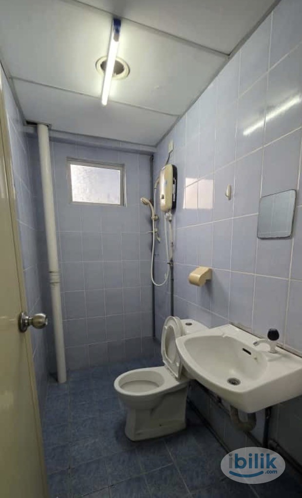 Middle Room at Angkasa Condominiums, Cheras - Image 3
