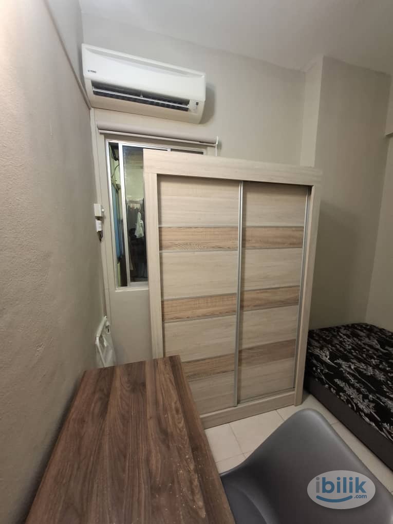 The Desa Putra Condominium Middle Room Lady Unit For Rent next door Sri Rampai LRT - Image 5