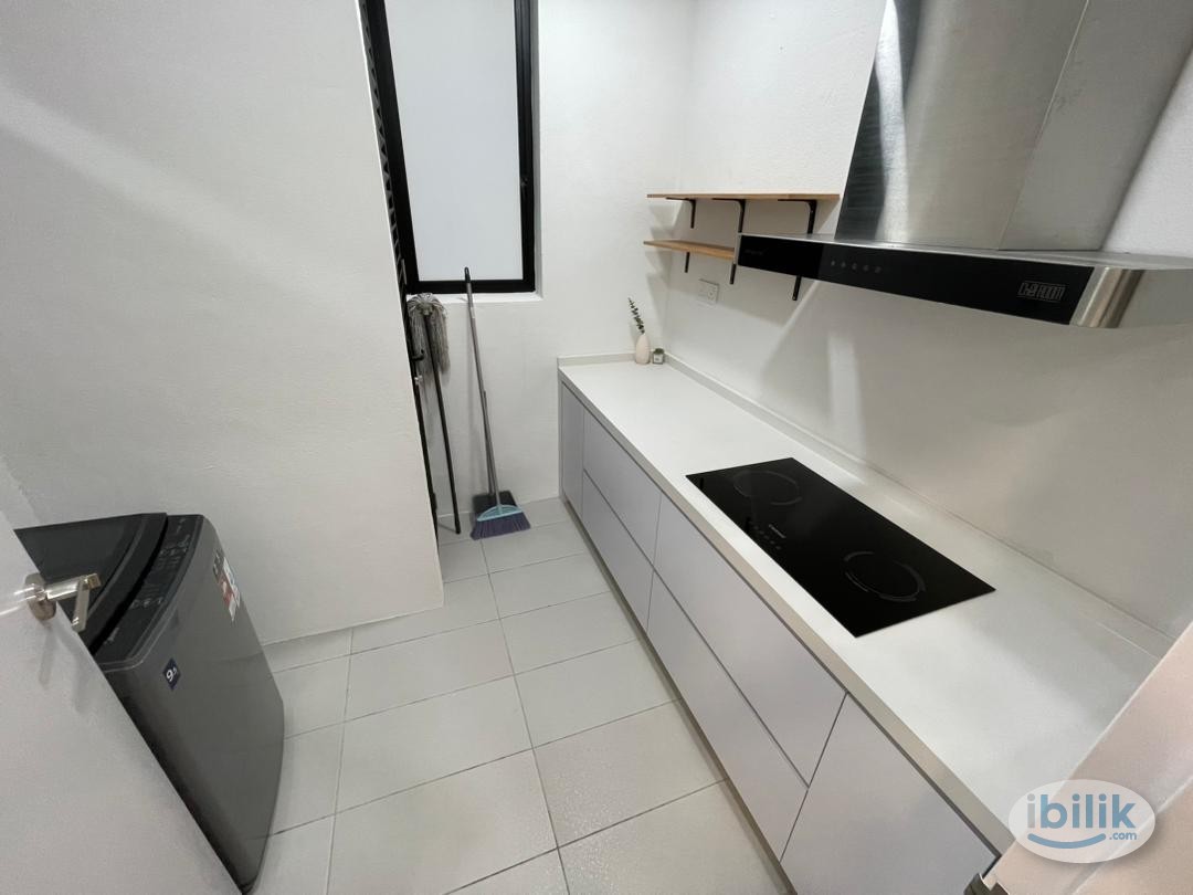 Batu Kawan master bedroom with private toilet Vertu condominium - Image 5