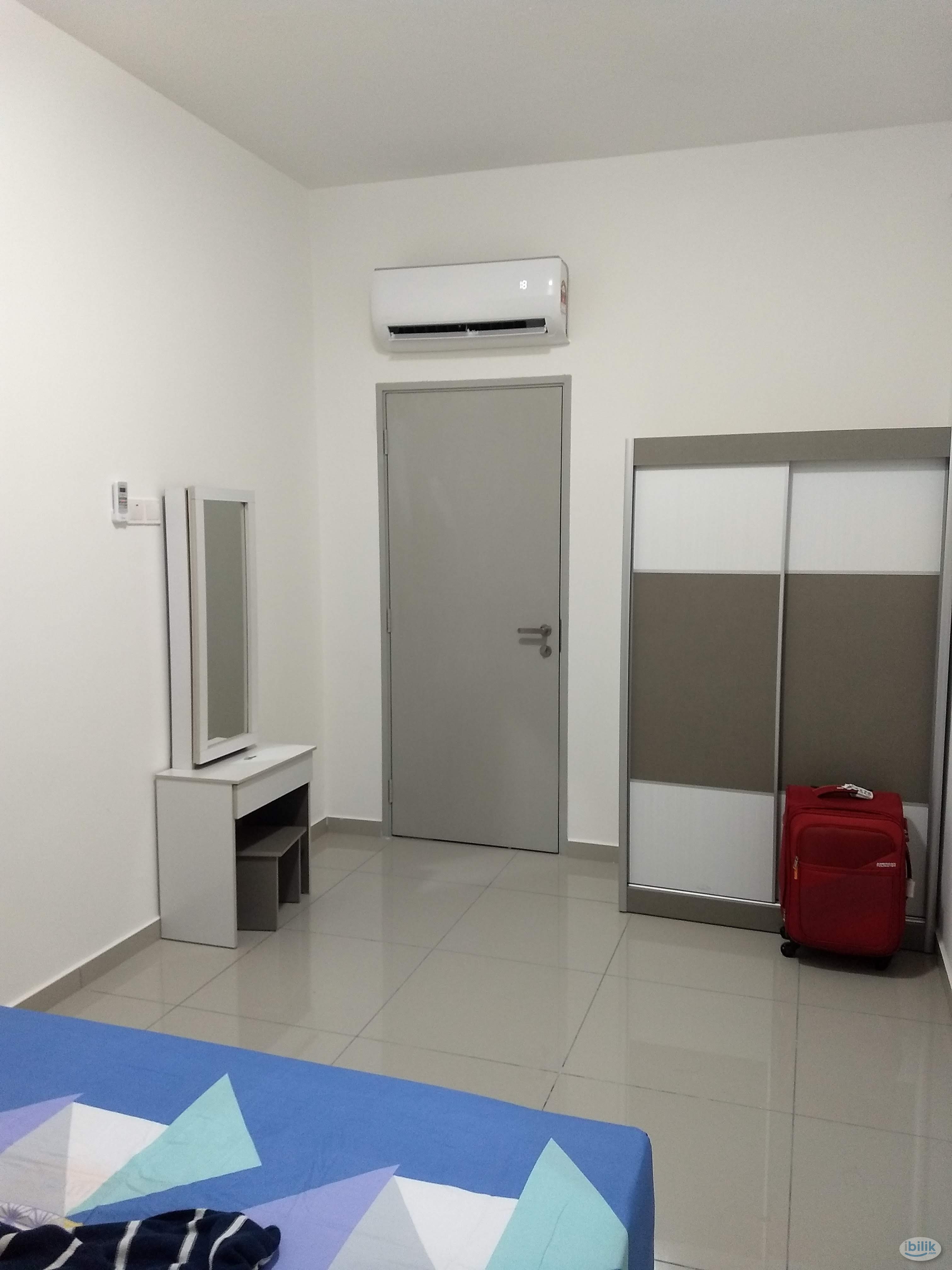 Promenade Aircond furnished Middle Room include utilities shared bathroom MIX GENDER - Image 2