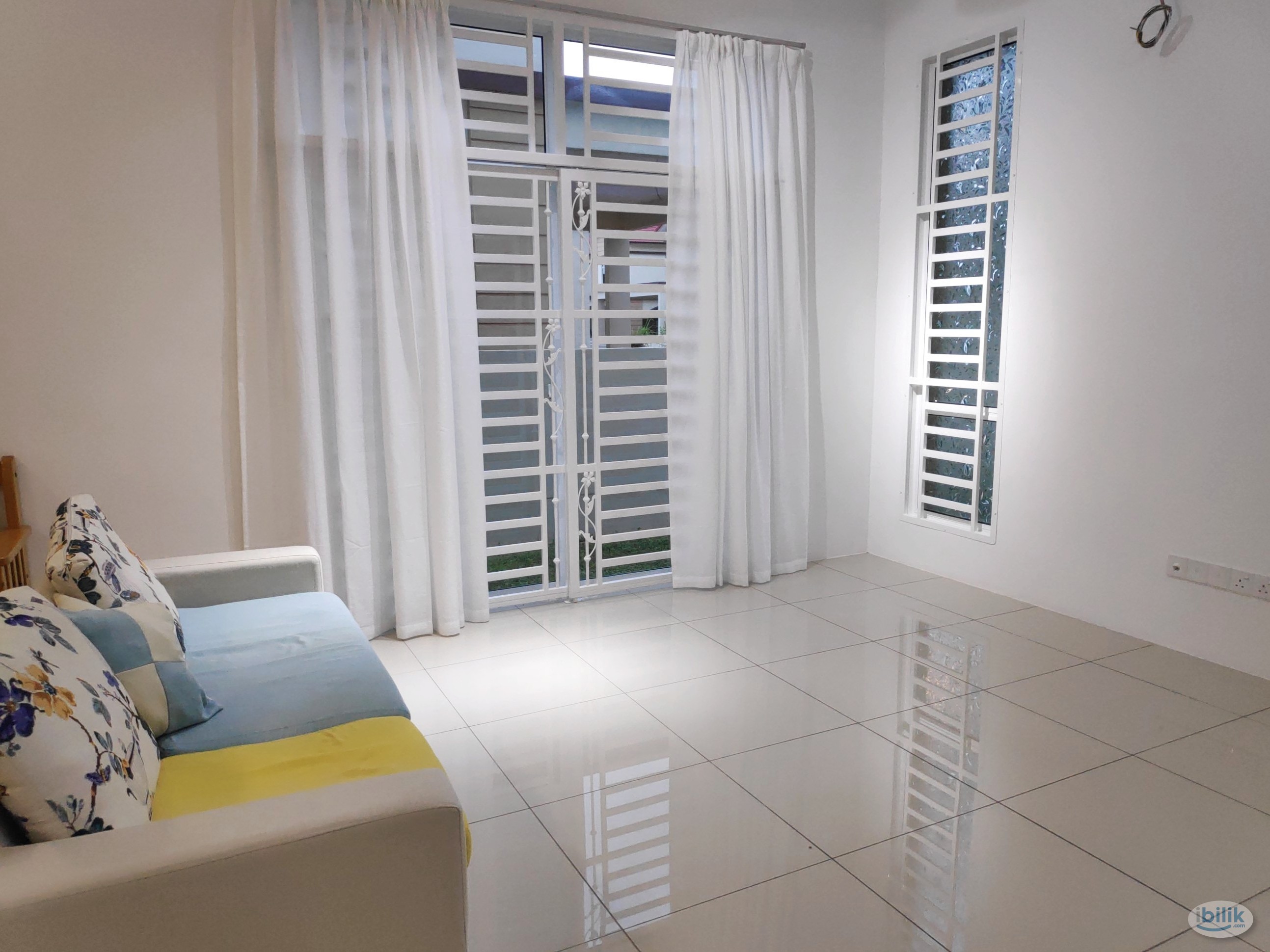 Middle Room at Batu Kawan, Seberang Perai - Image 5