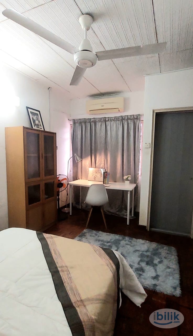 Damansara Jaya Middle room near Atria - Image 1