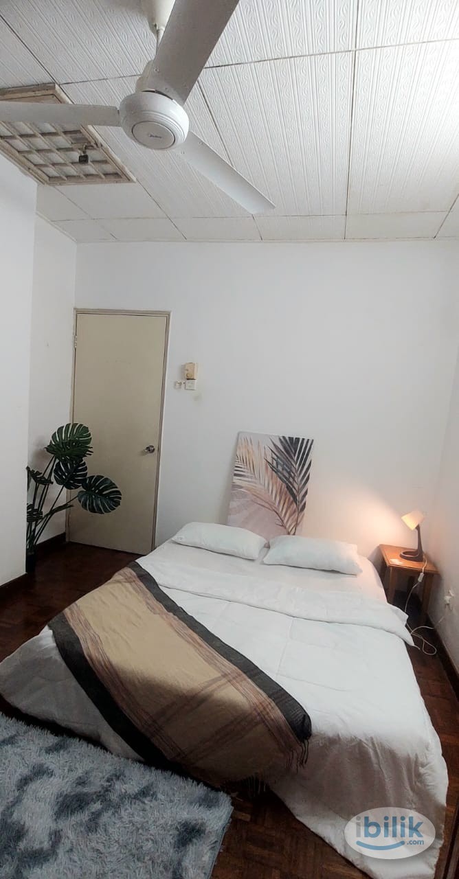 Damansara Jaya Middle room near Atria - Image 3