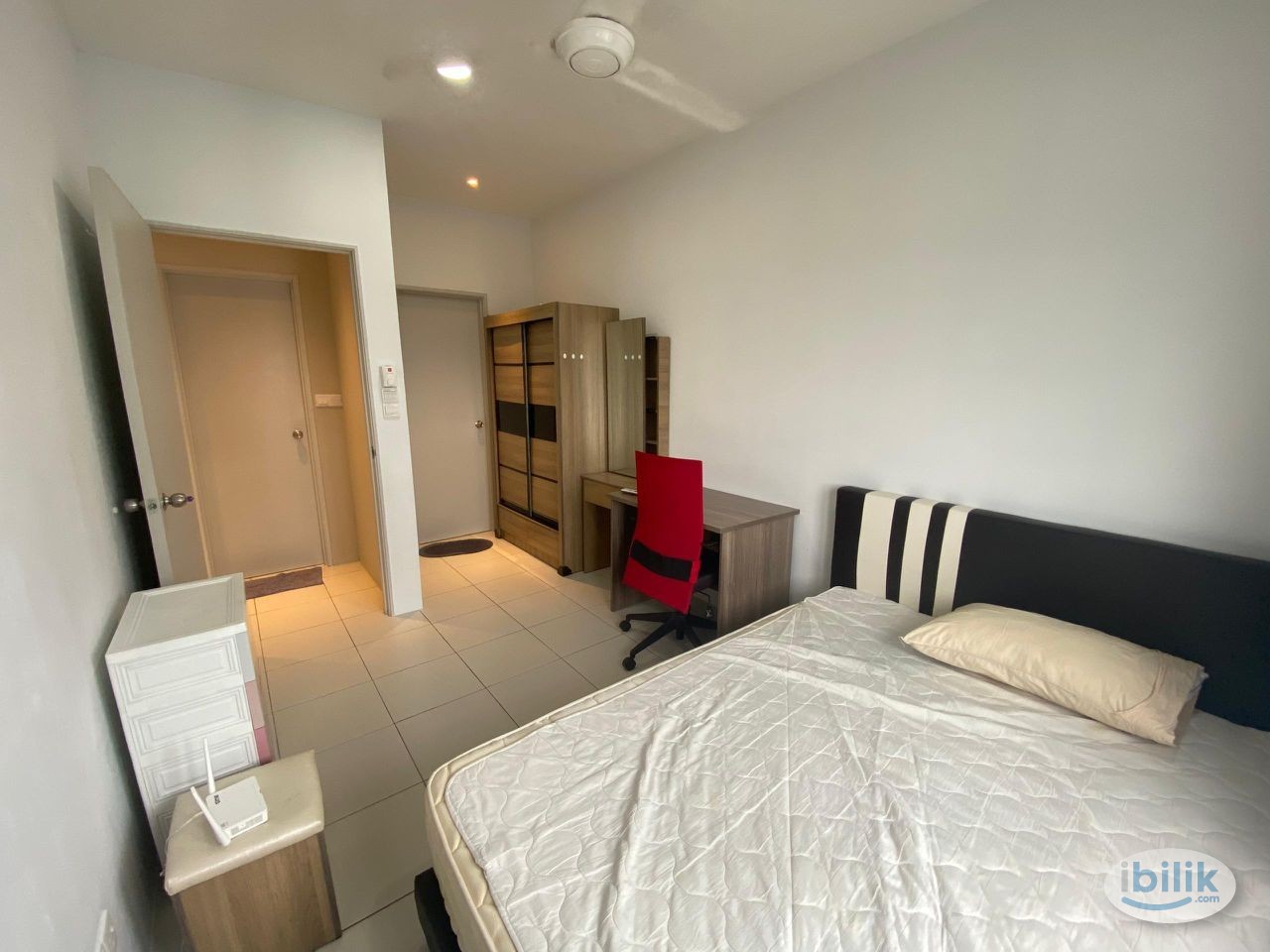 Female Master Room (aircond unit) - Walk to LRT Melati Station  ✅ Female Unit - Female Single Room or Sharing room  ✅ Re - Image 3