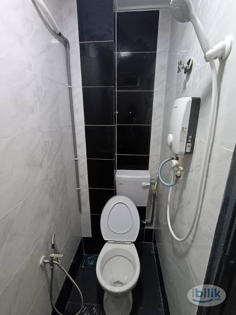 Premium Couple Master Room•Private Bath•Tuanku Jaafar Senawang •WIFI - Image 2