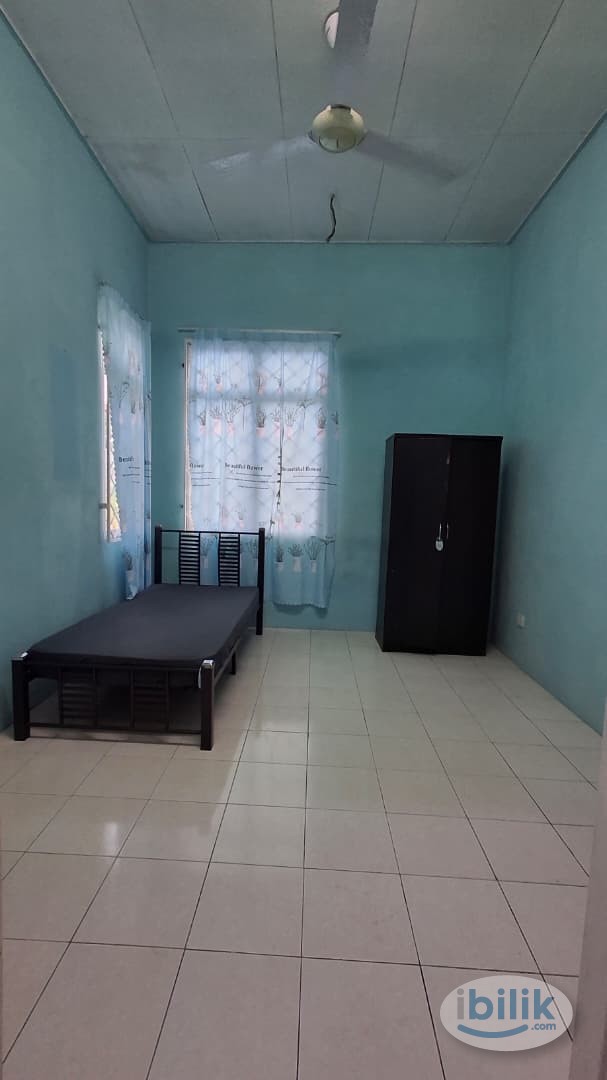 1pax Male Room • Attached Bathroom • WiFi • 5mins to Samsung/Ansell • TTJ Semi-D - Image 1