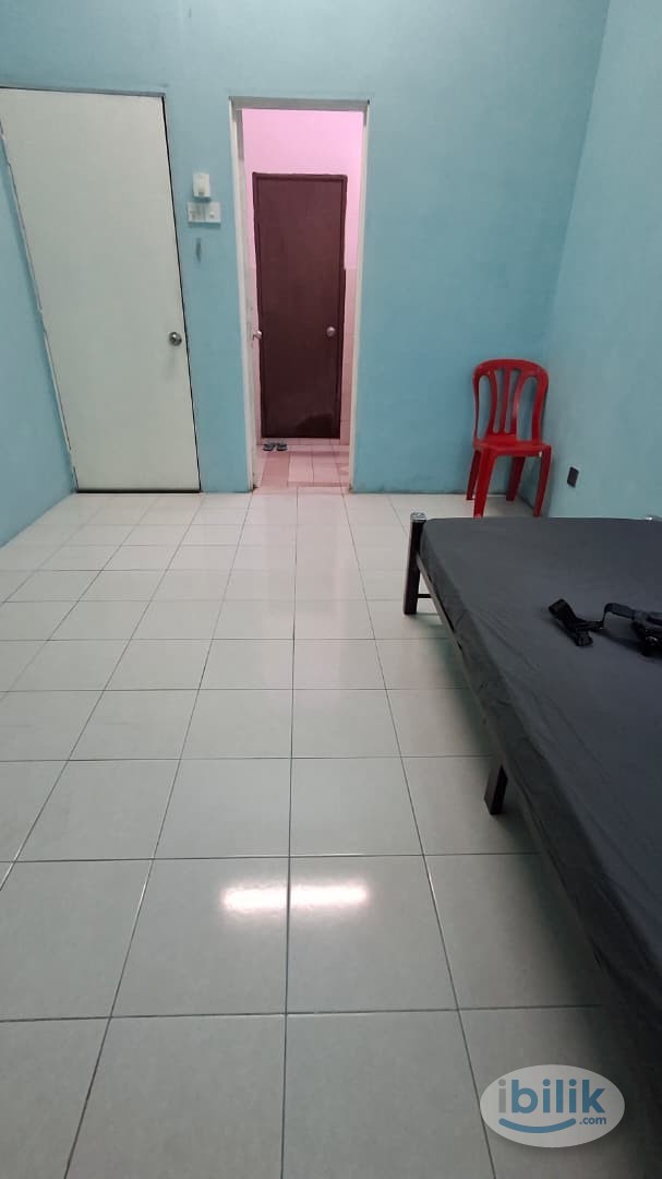 1pax Male Room • Attached Bathroom • WiFi • 5mins to Samsung/Ansell • TTJ Semi-D - Image 2