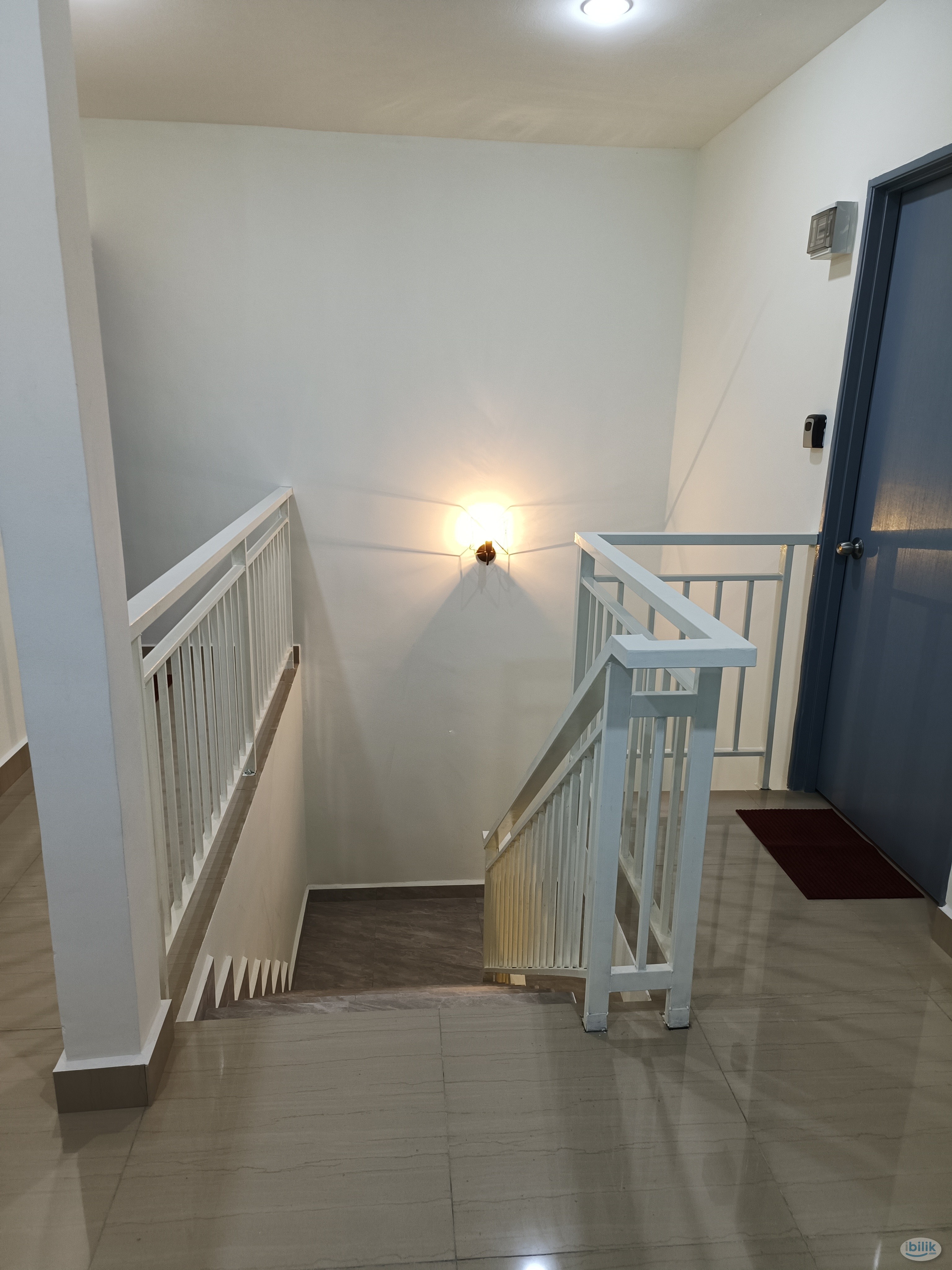 PJS 11/12 - Newly Renovated Master Bedroom For Rent with Private Bathroom & Daily Cleaner - Image 4