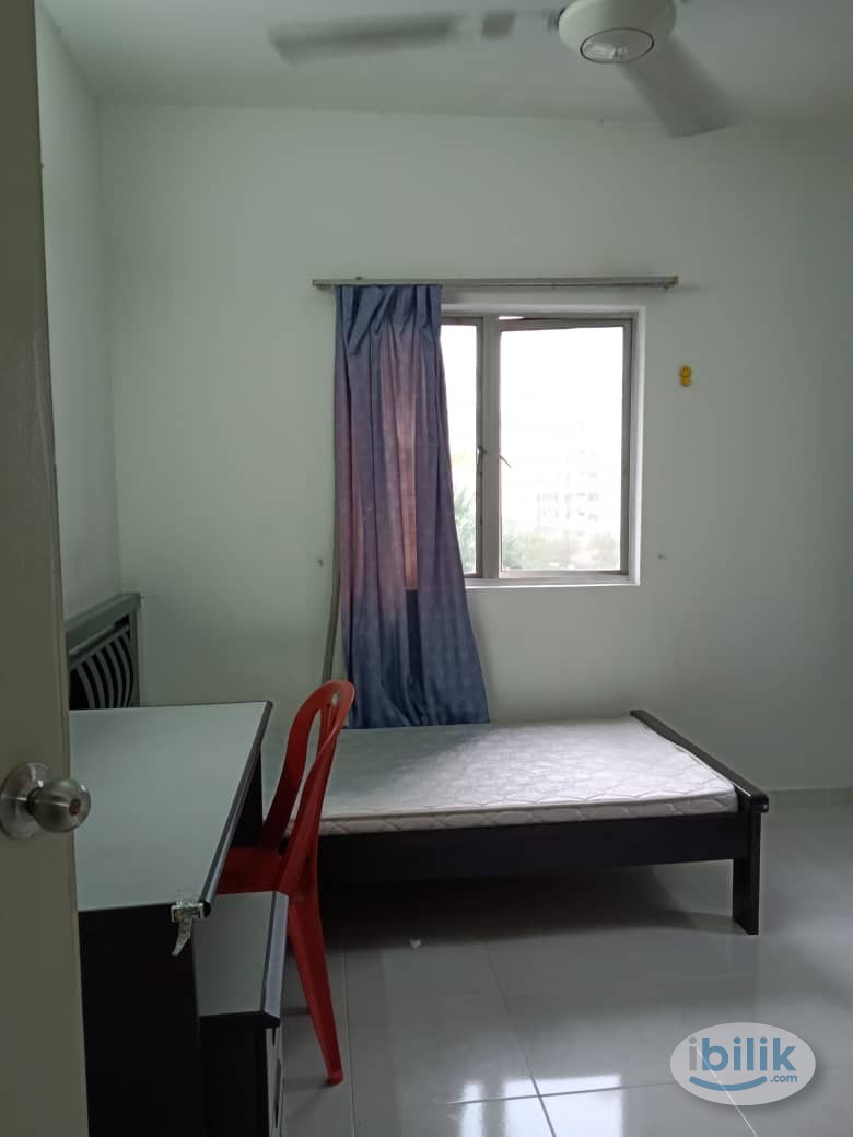 Middle Room at Endah Regal, Sri Petaling - Image 1