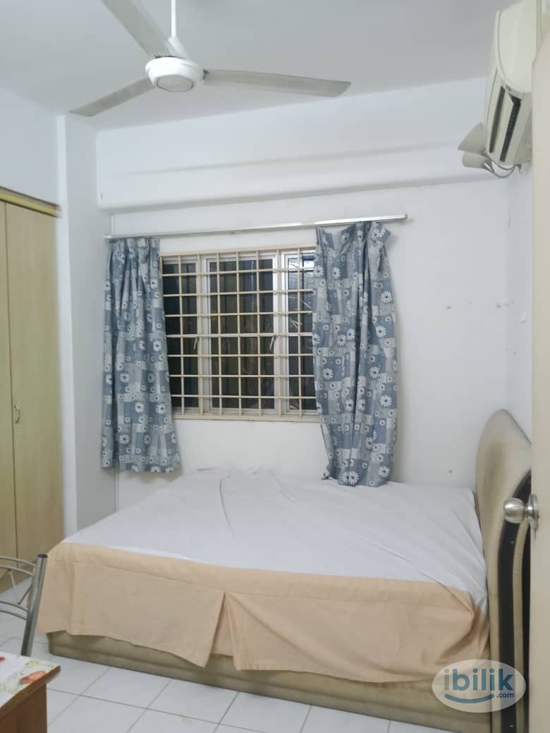 Middle Room at Endah Ria, Sri Petaling - Image 1