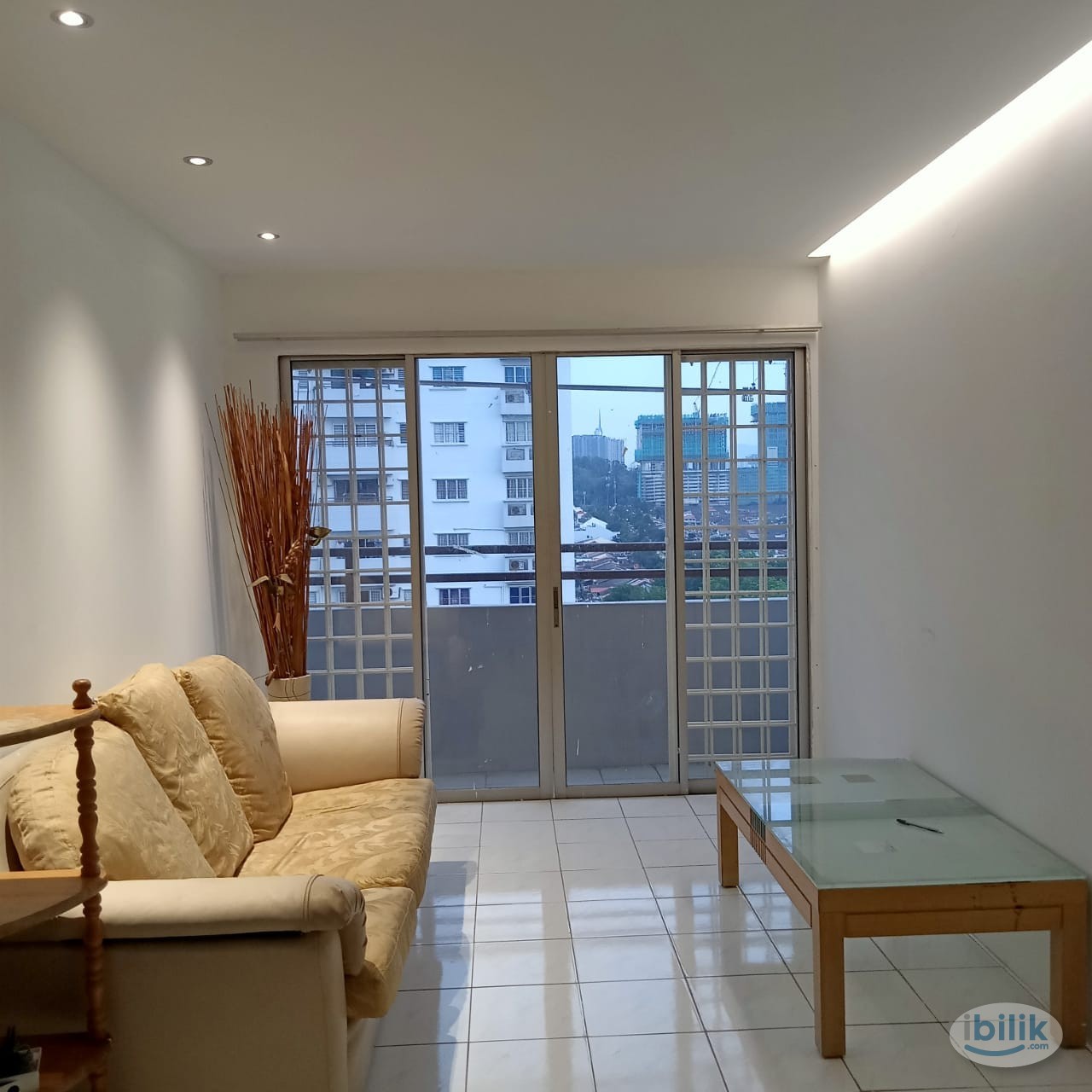 Middle Room at Endah Ria, Sri Petaling - Image 3