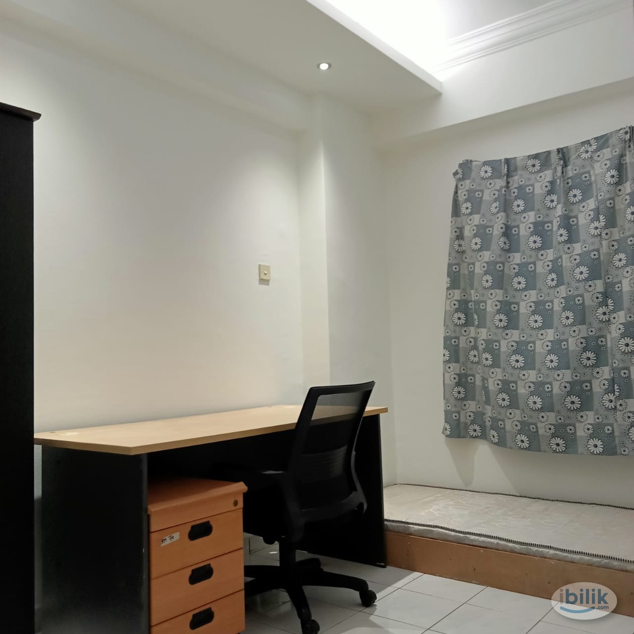 Middle Room at Endah Ria, Sri Petaling - Image 1