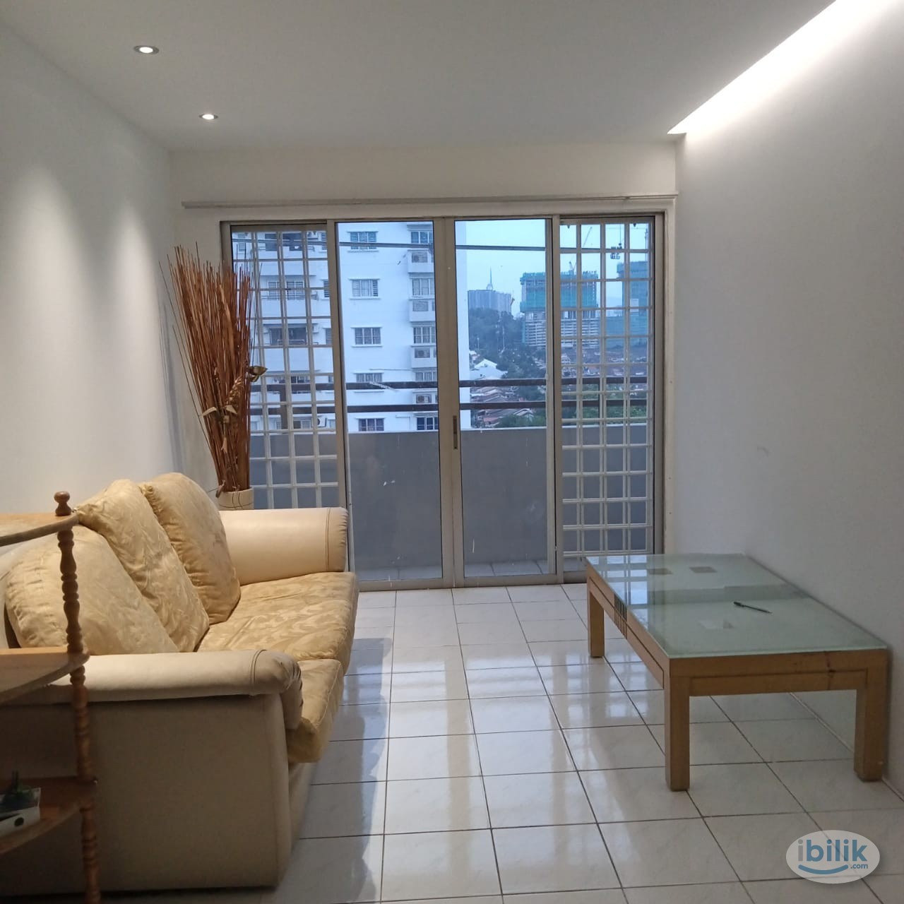 Middle Room at Endah Ria, Sri Petaling - Image 2